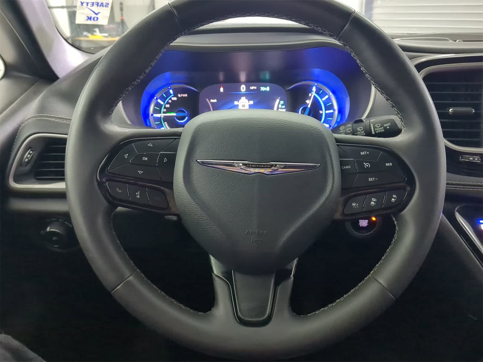 Thumbnail: 2023 Chrysler Pacifica - 21