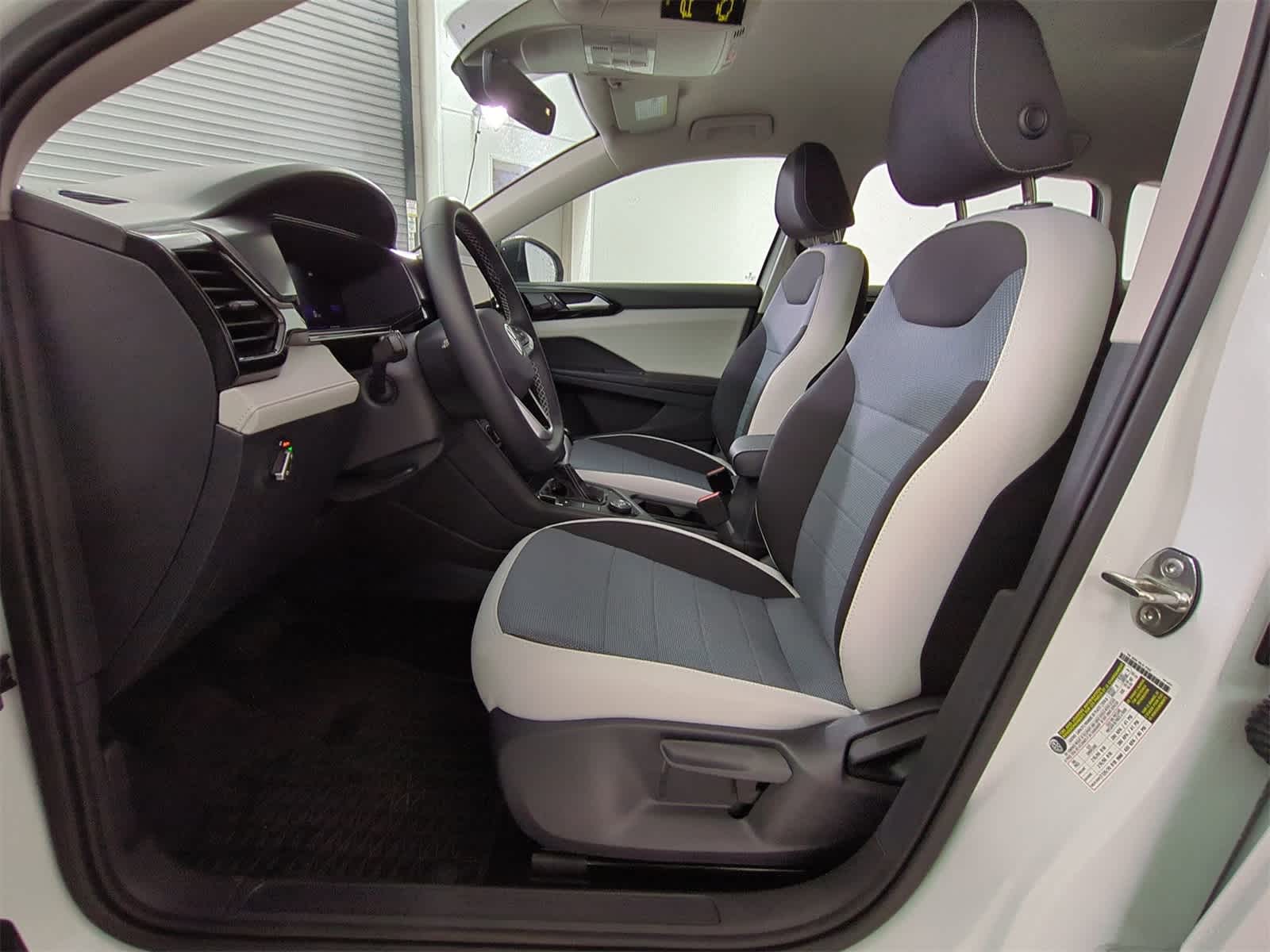 Thumbnail: 2025 Volkswagen Taos - 16