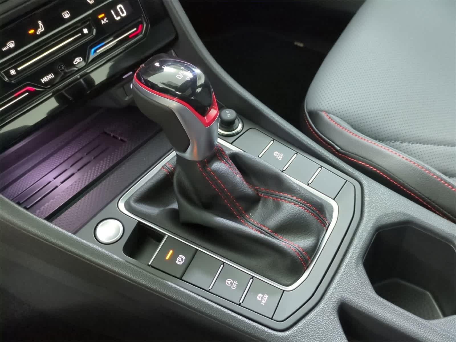 Thumbnail: 2025 Volkswagen Jetta - 32