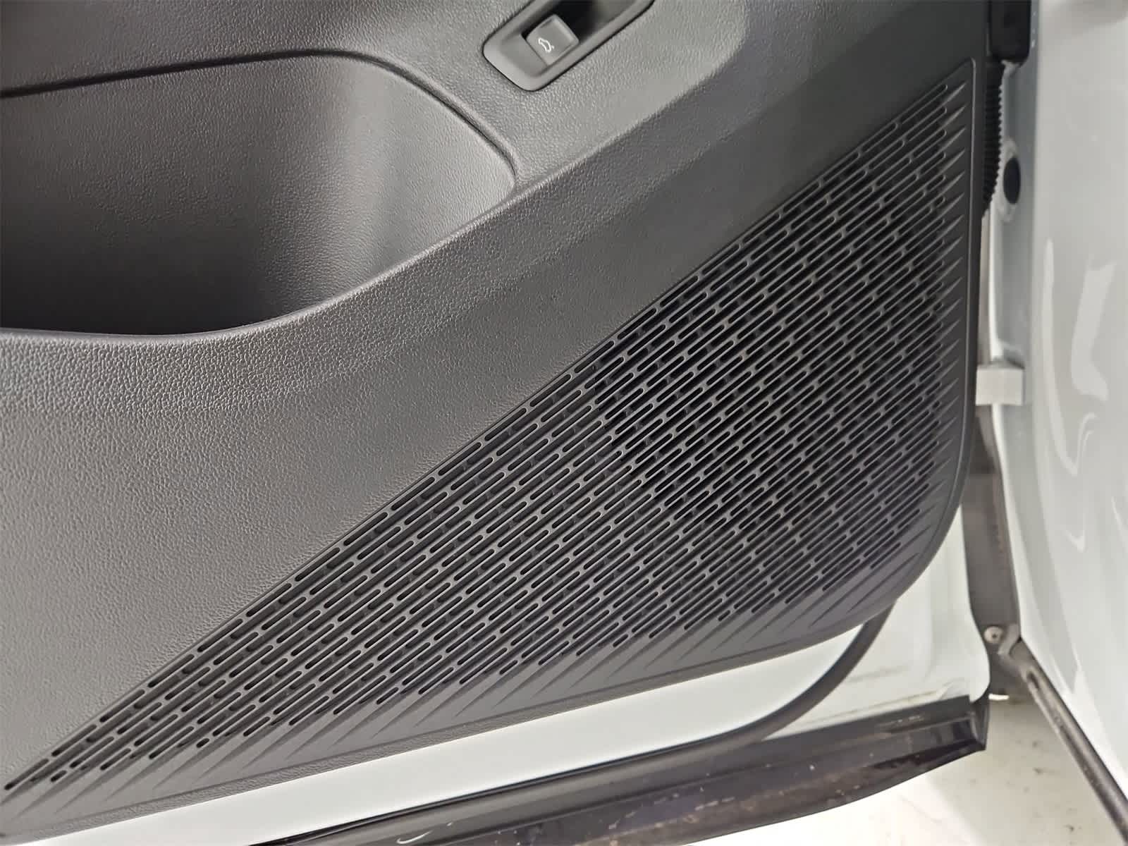 Thumbnail: 2025 Volkswagen Atlas - 32