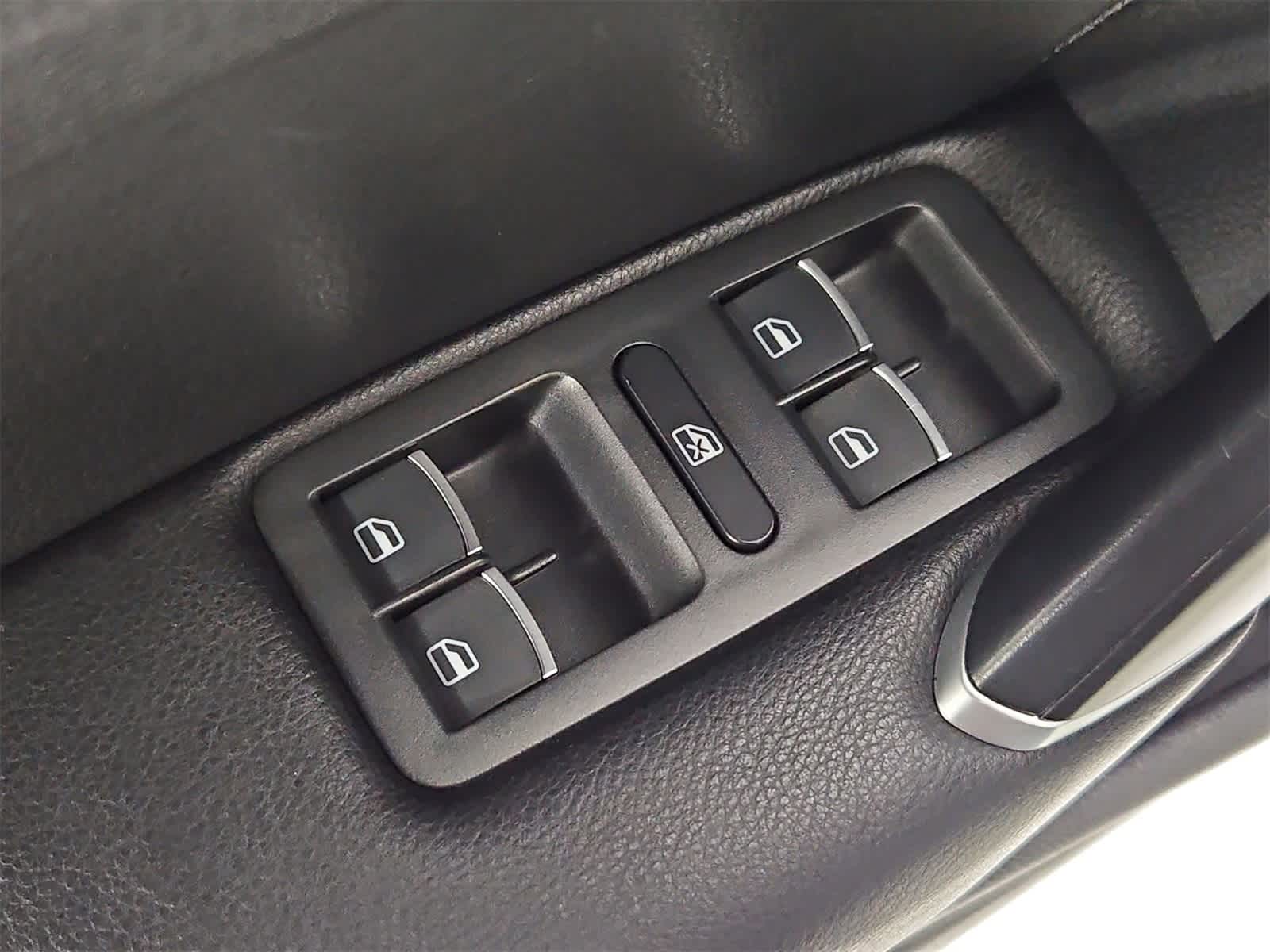 Thumbnail: 2022 Volkswagen Passat - 17