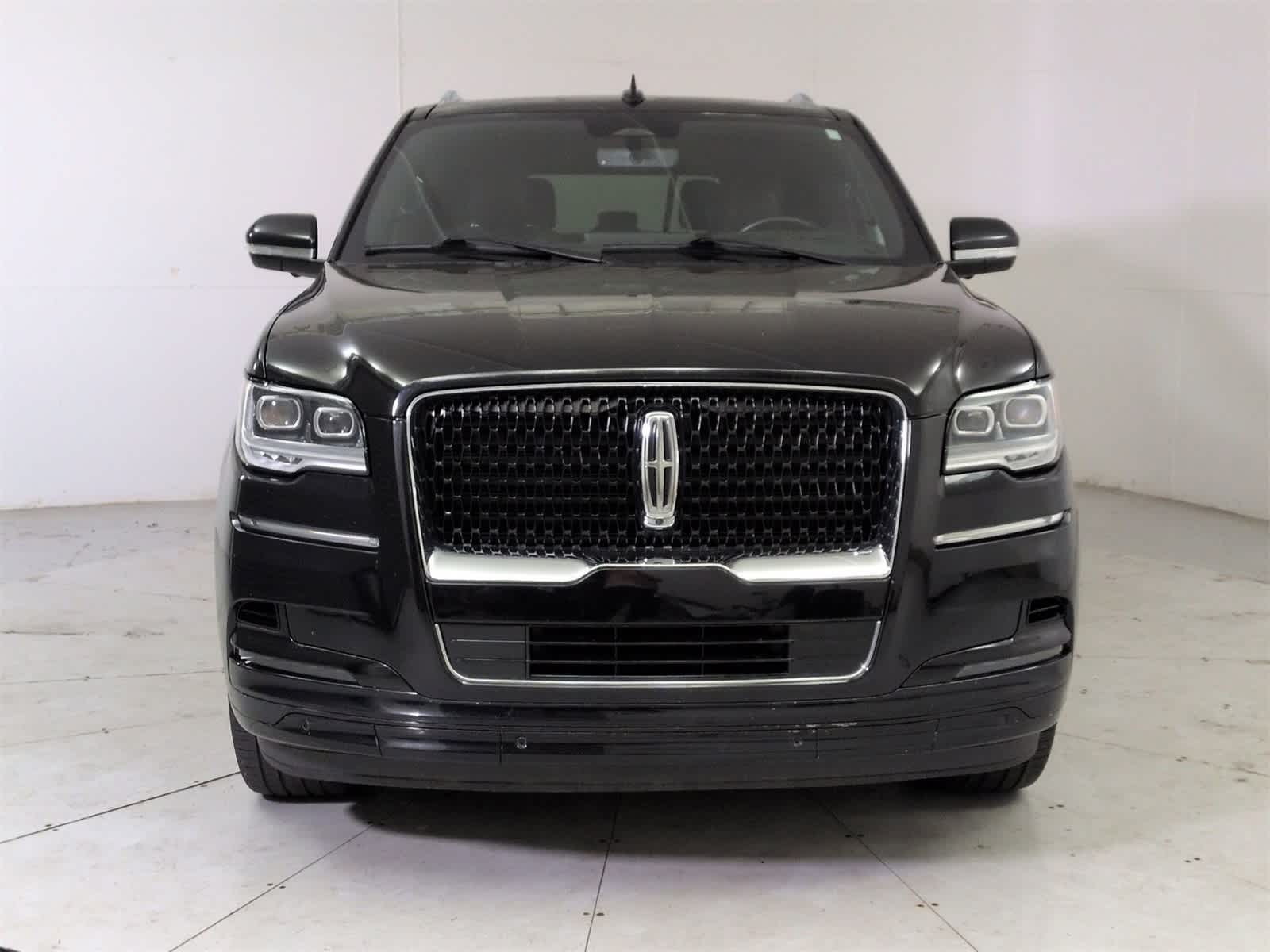 Thumbnail: 2023 Lincoln Navigator - 9