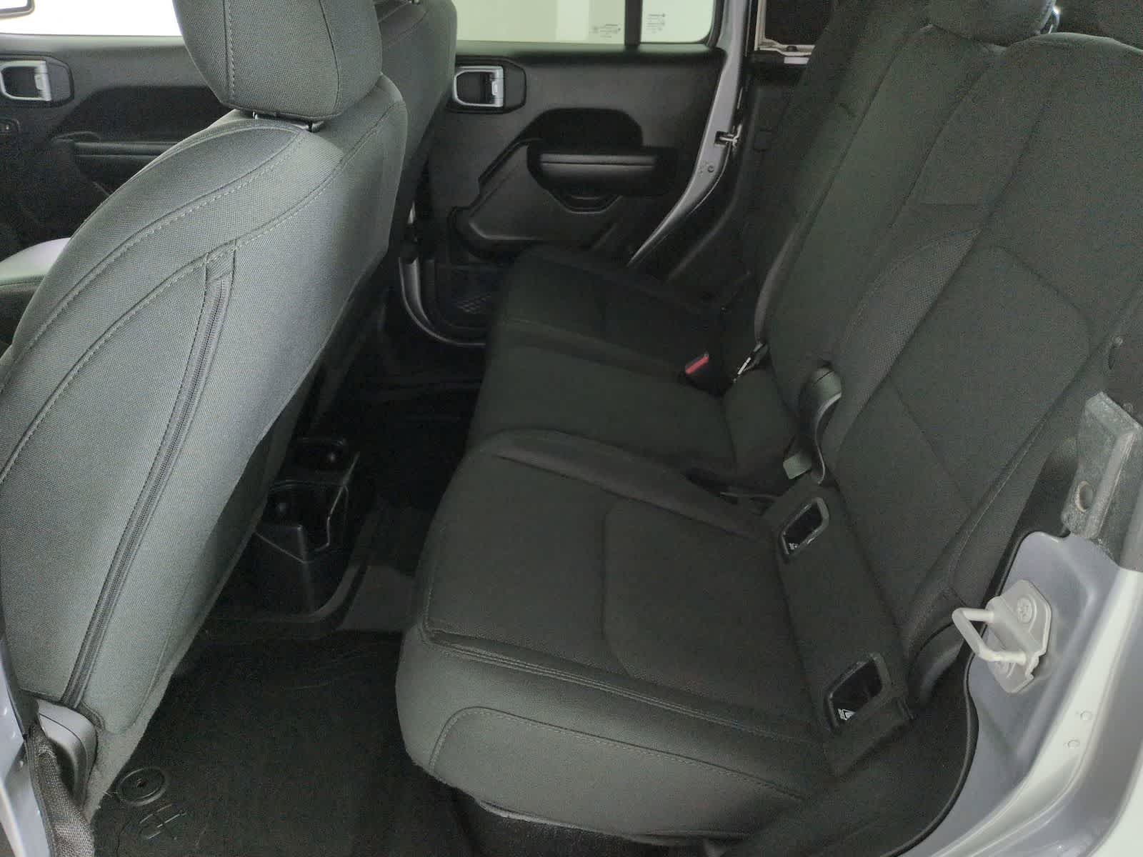 Thumbnail: 2021 Jeep Gladiator - 19