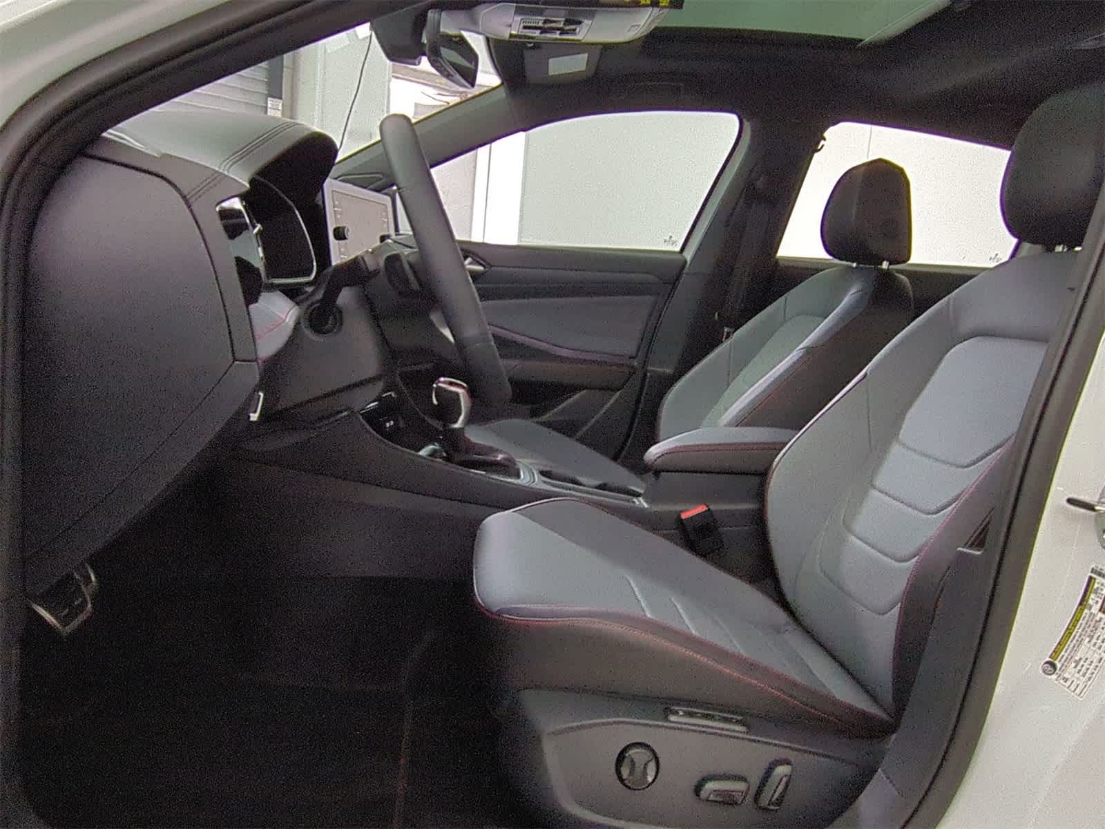 Thumbnail: 2025 Volkswagen Jetta - 16