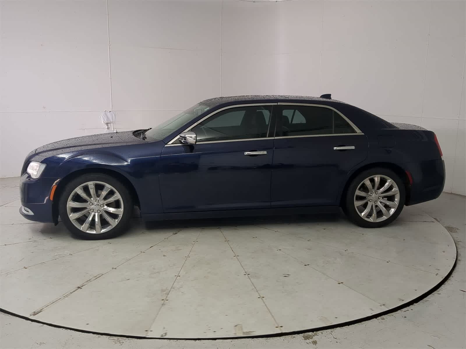 Thumbnail: 2017 Chrysler 300 - 3