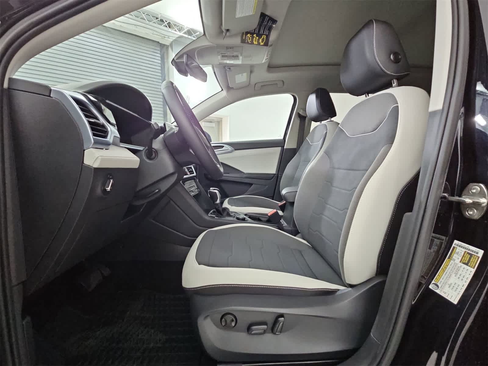 Thumbnail: 2025 Volkswagen Taos - 16