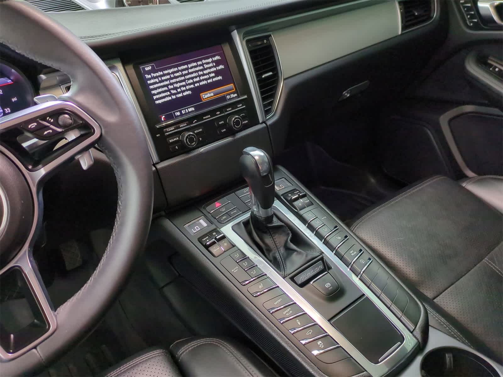 Thumbnail: 2015 Porsche Macan - 28