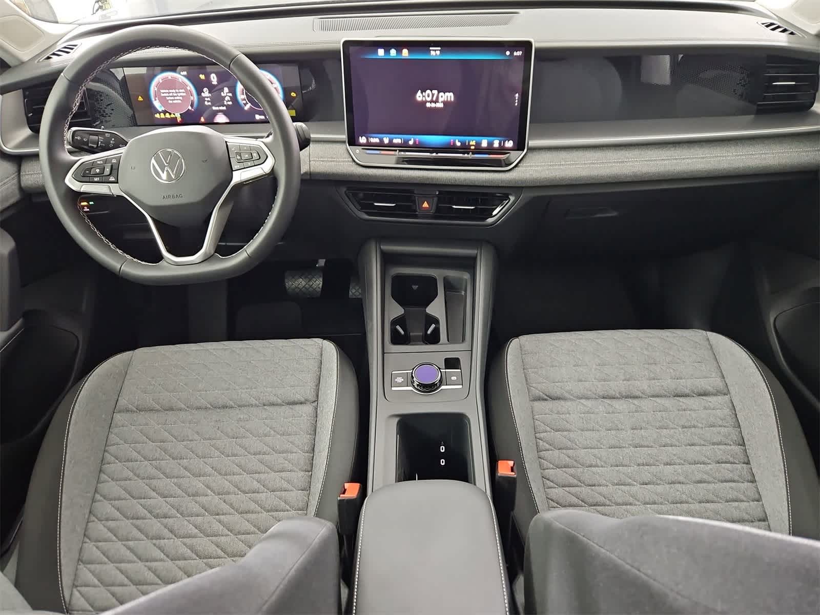 Thumbnail: 2025 Volkswagen Tiguan - 15