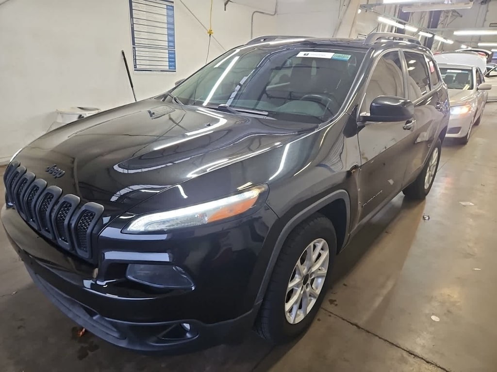 Used 2016 Jeep Cherokee Latitude 4x4 SUV