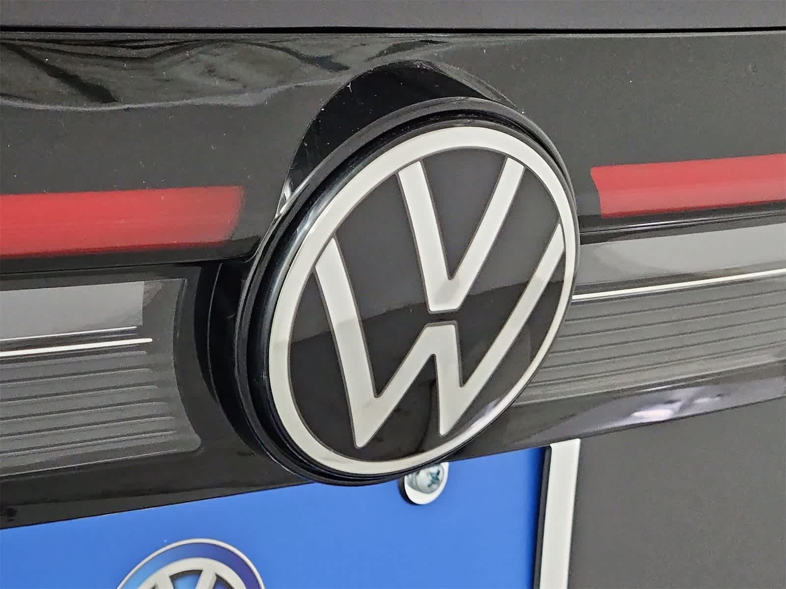 Thumbnail: 2025 Volkswagen Taos - 10