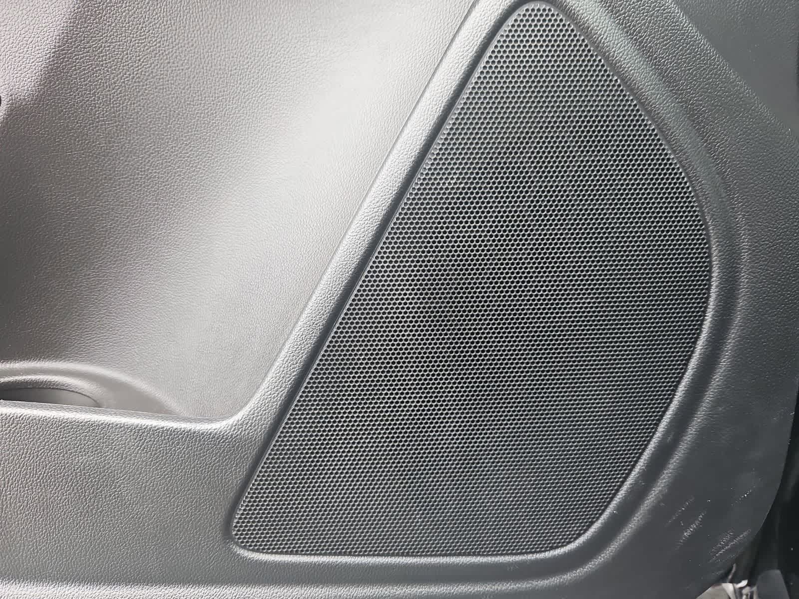 Thumbnail: 2022 Chevrolet Colorado - 29