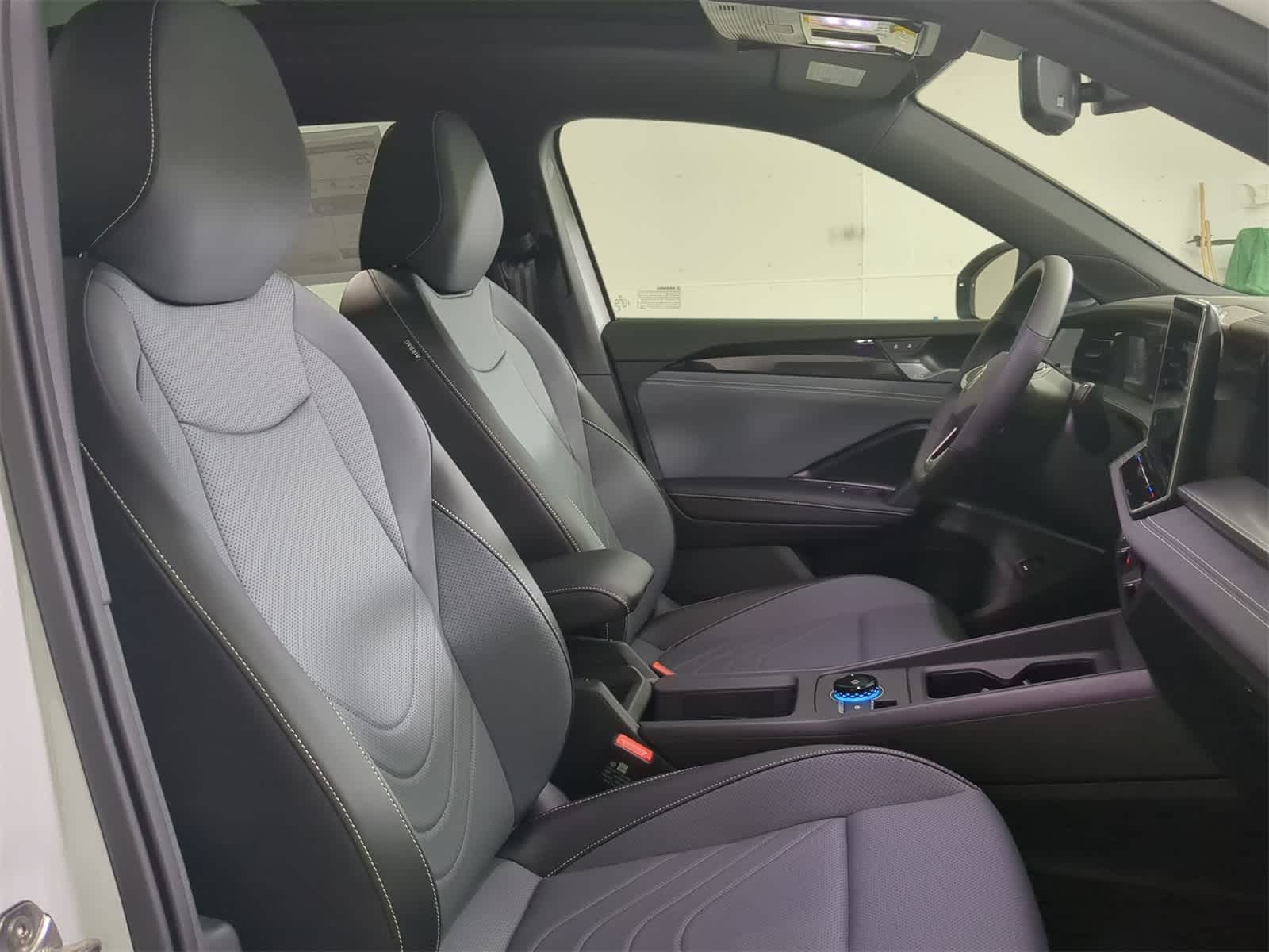 Thumbnail: 2025 Volkswagen Tiguan - 23