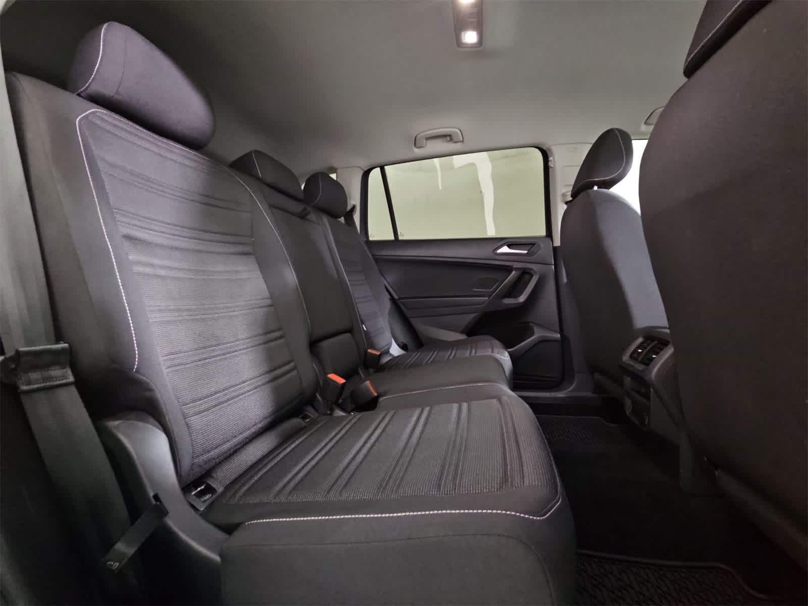 Thumbnail: 2022 Volkswagen Tiguan - 20