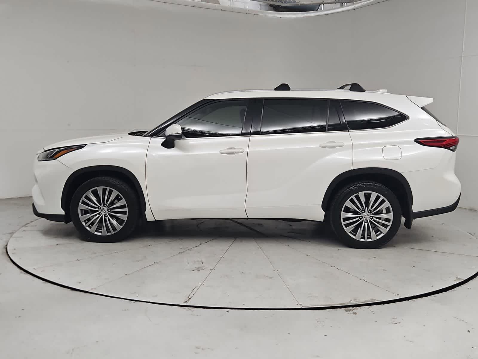 Thumbnail: 2020 Toyota Highlander - 2
