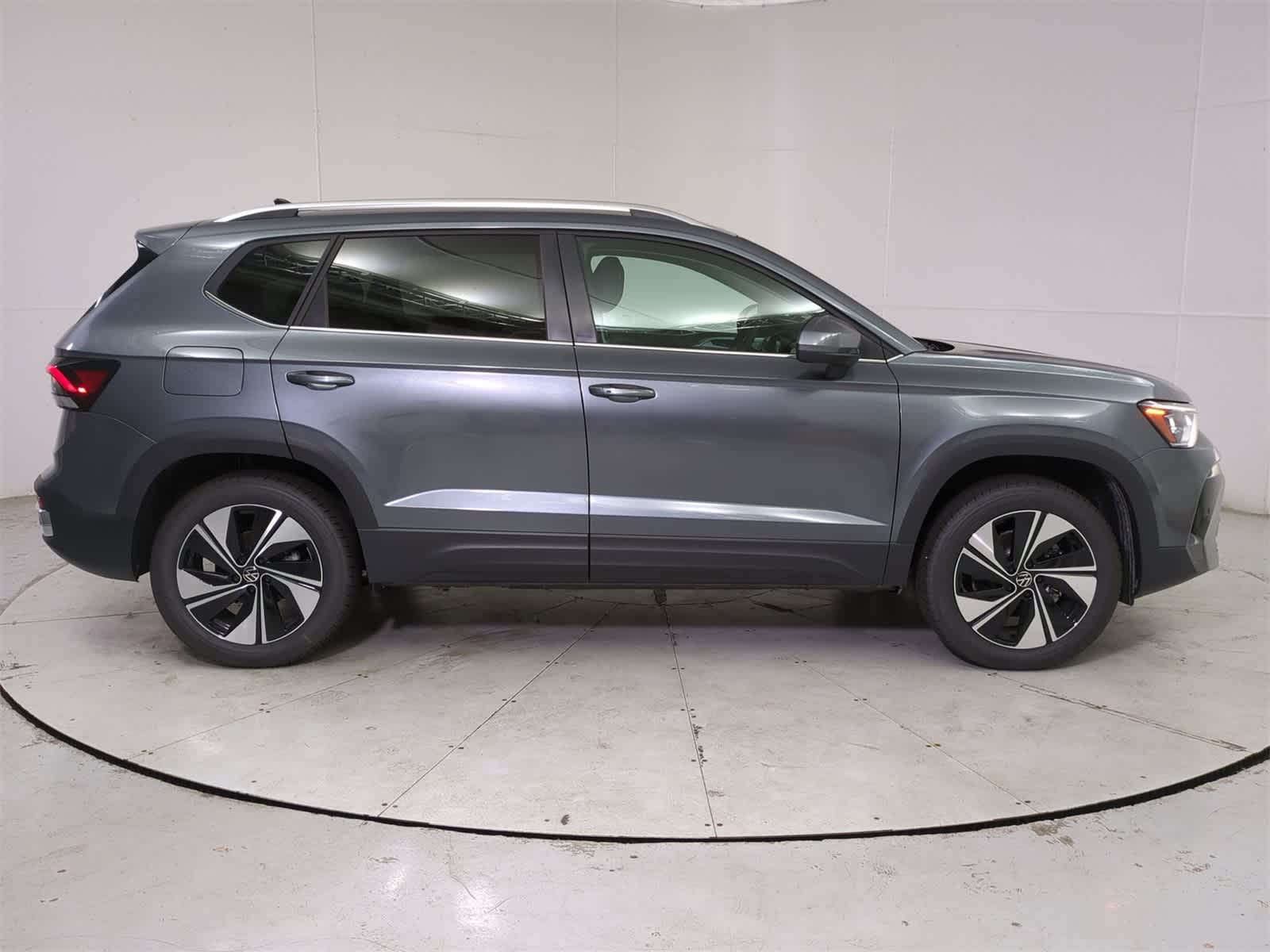 Thumbnail: 2025 Volkswagen Taos - 7