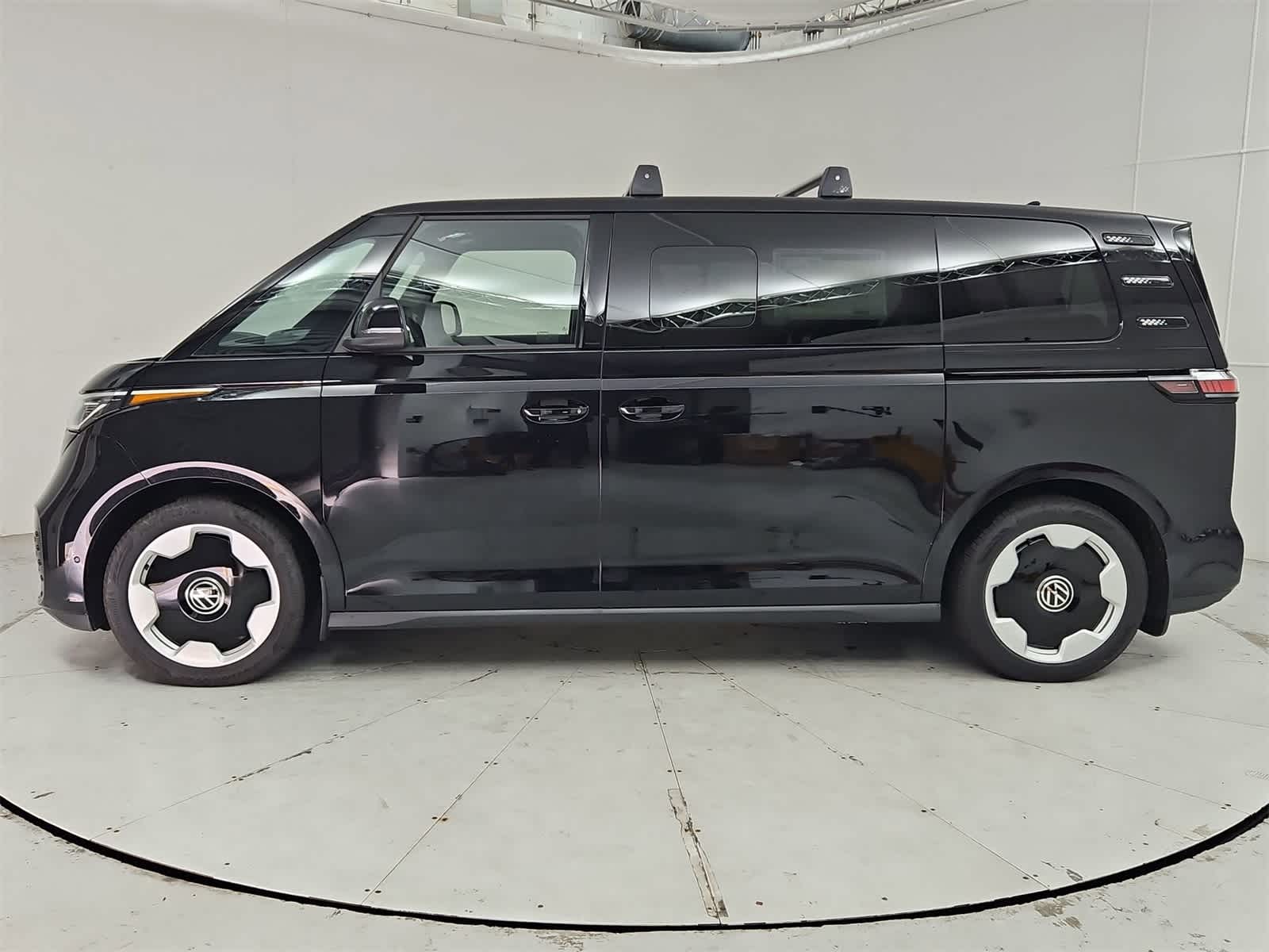 2025 Volkswagen ID. Buzz Pro S photo 3