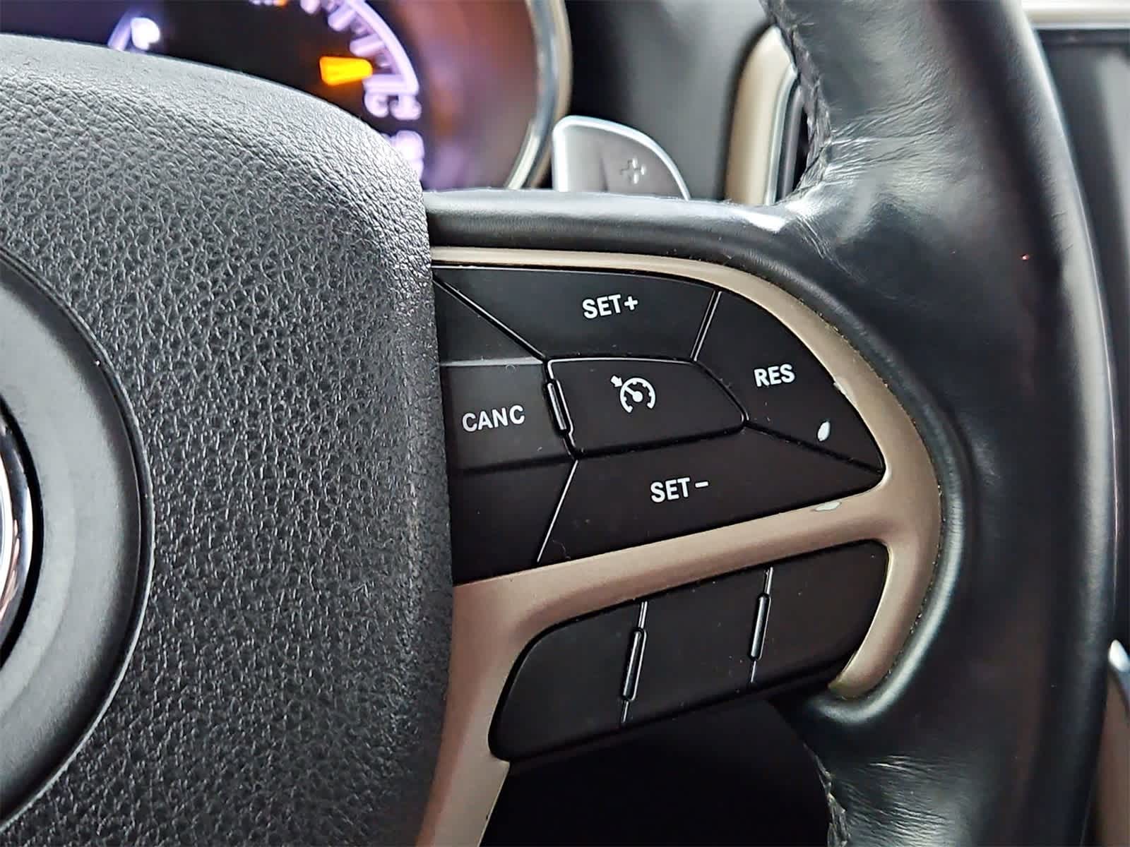 Thumbnail: 2017 Jeep Grand Cherokee - 24