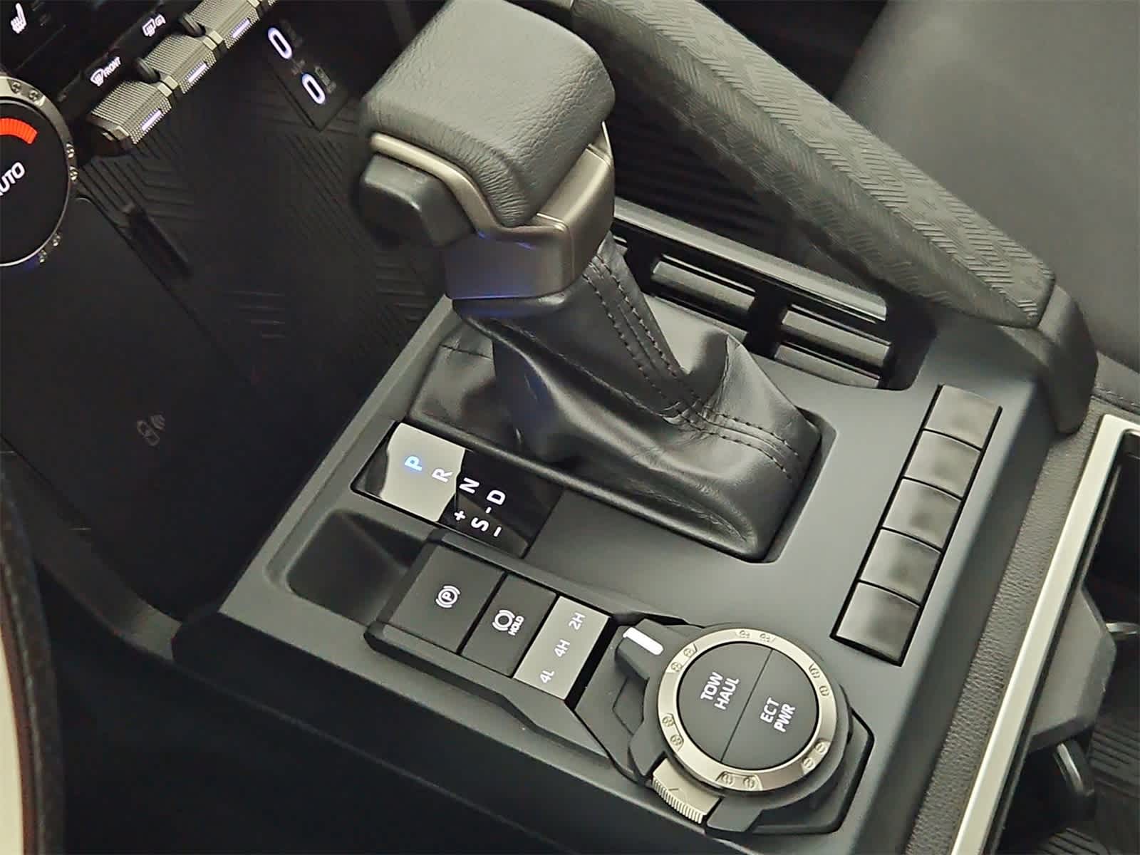 Thumbnail: 2024 Toyota Tacoma - 32