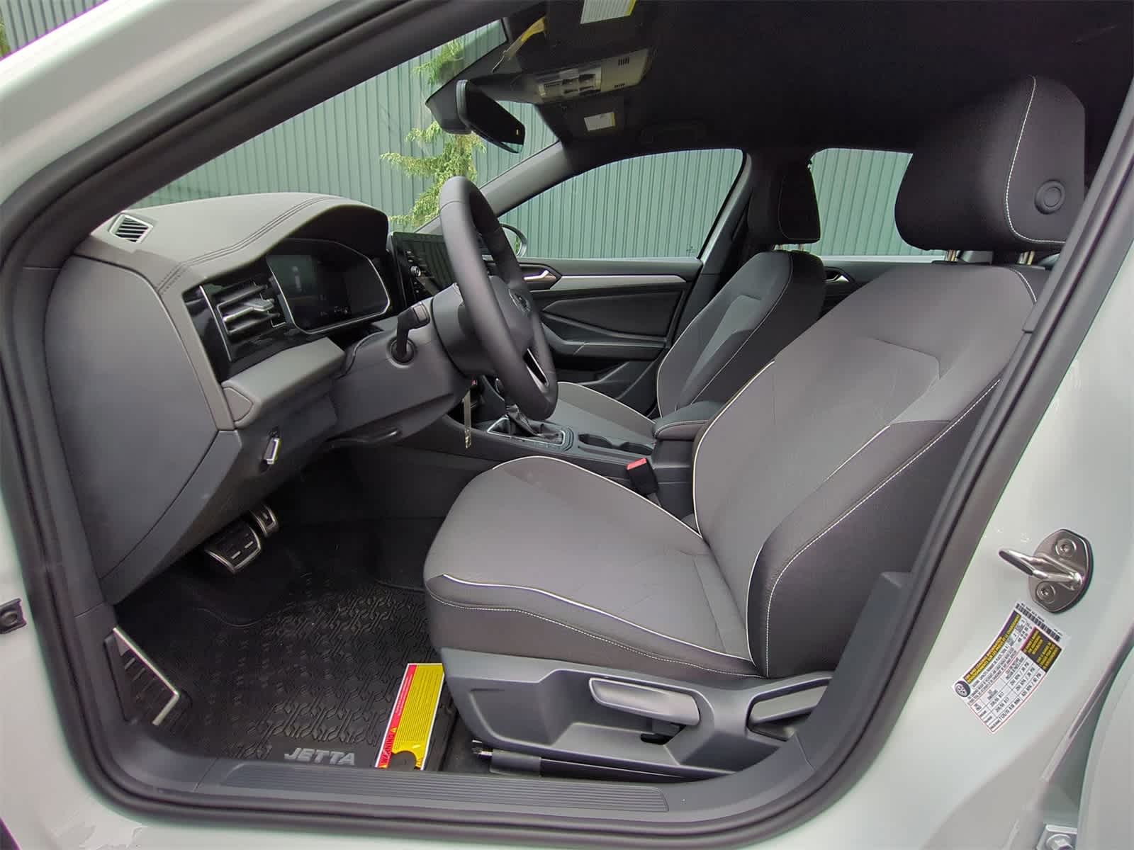 Thumbnail: 2025 Volkswagen Jetta - 16