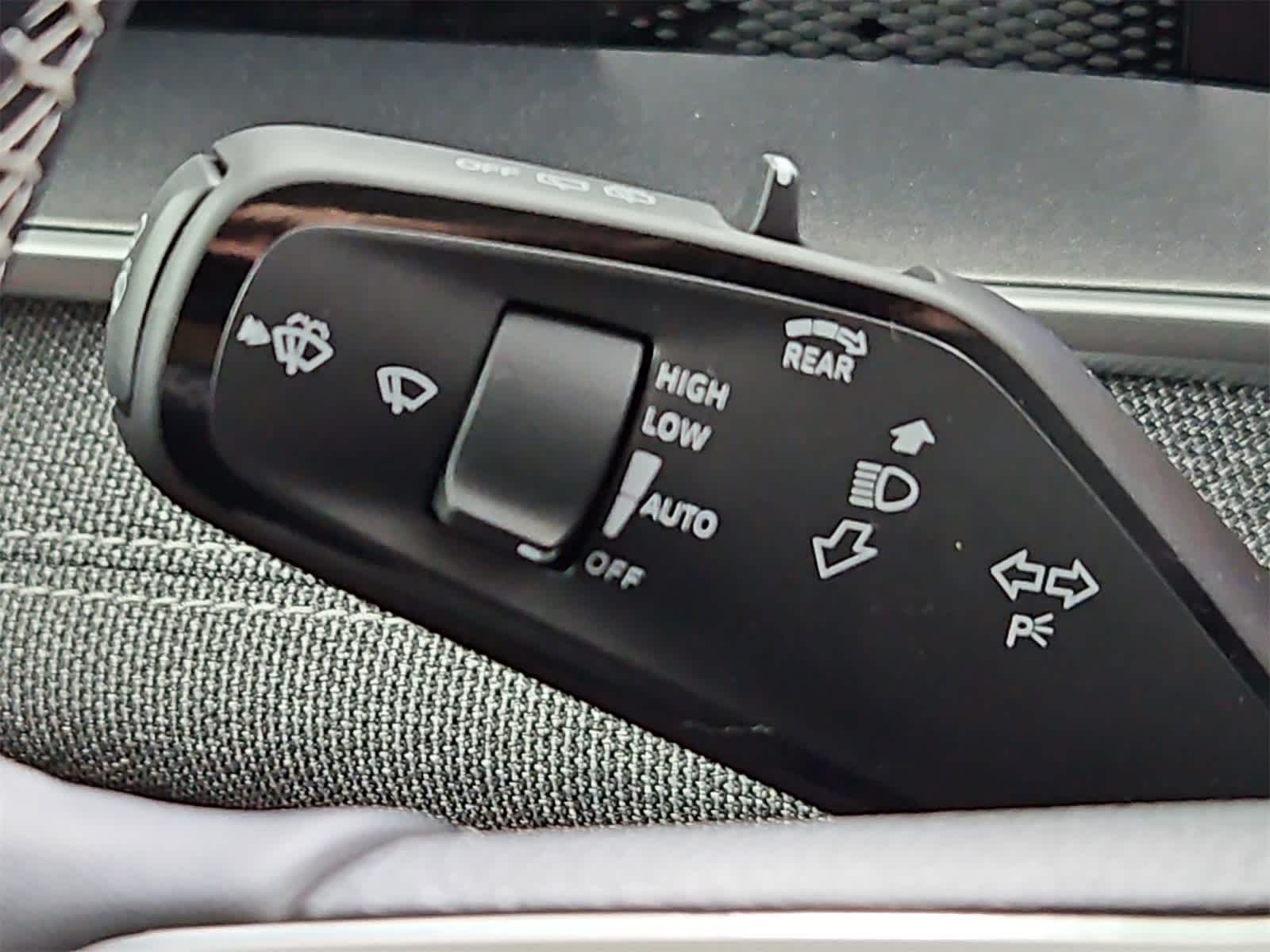 Thumbnail: 2025 Volkswagen Tiguan - 25