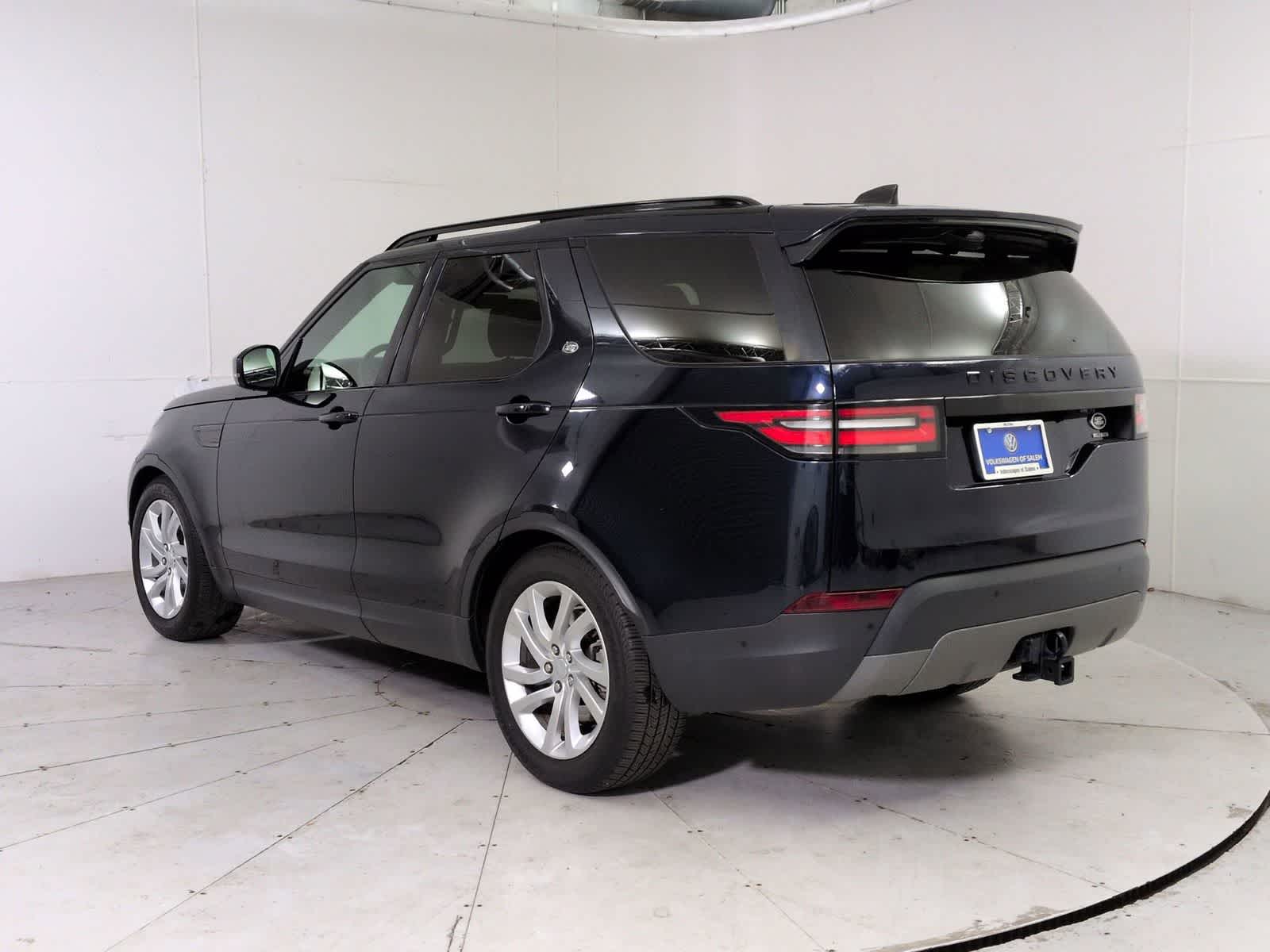 Thumbnail: 2020 Land Rover Discovery - 4