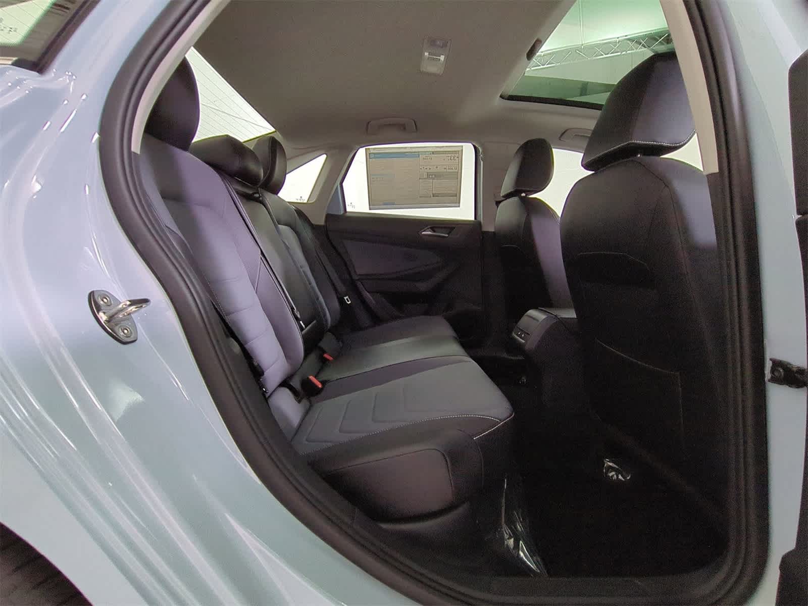 Thumbnail: 2025 Volkswagen Jetta - 21