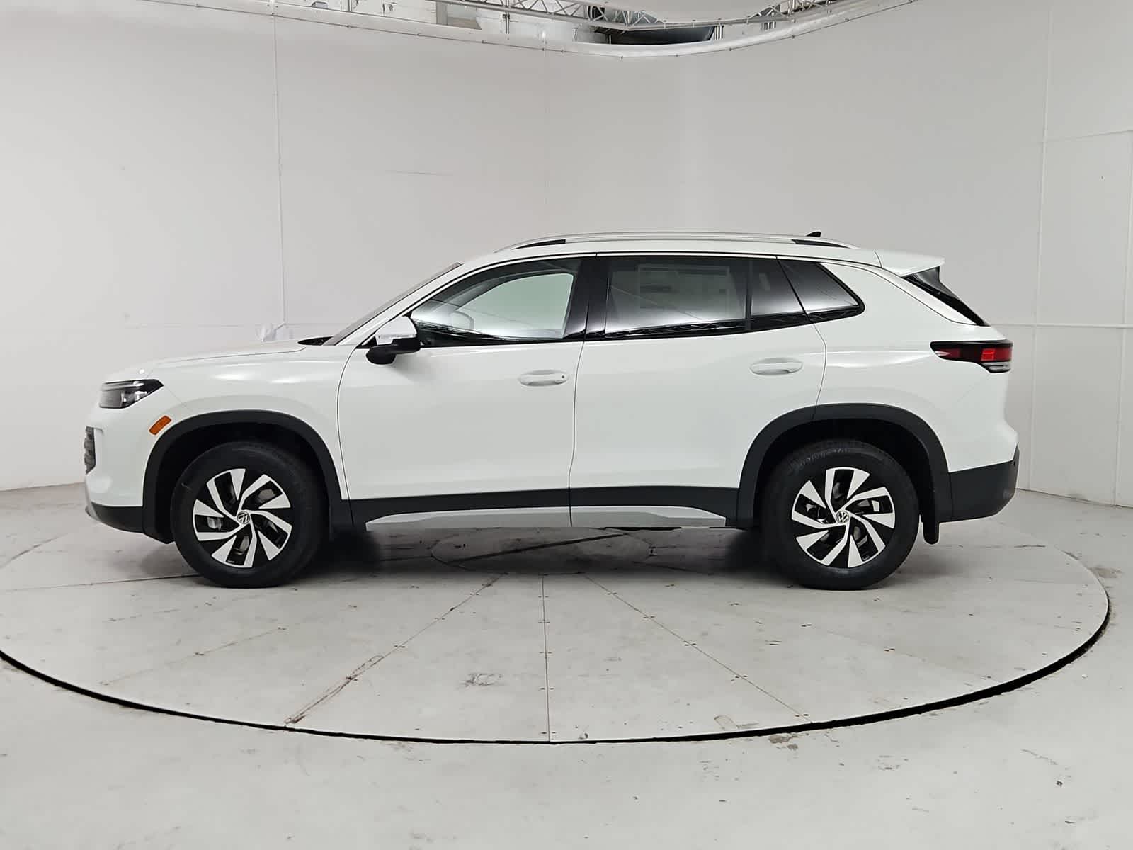 Thumbnail: 2026 Volkswagen Tiguan - 3