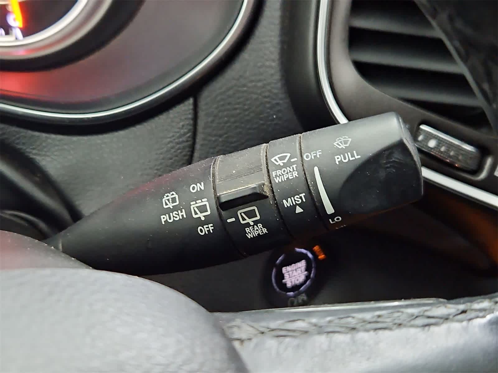 Thumbnail: 2019 Jeep Cherokee - 25