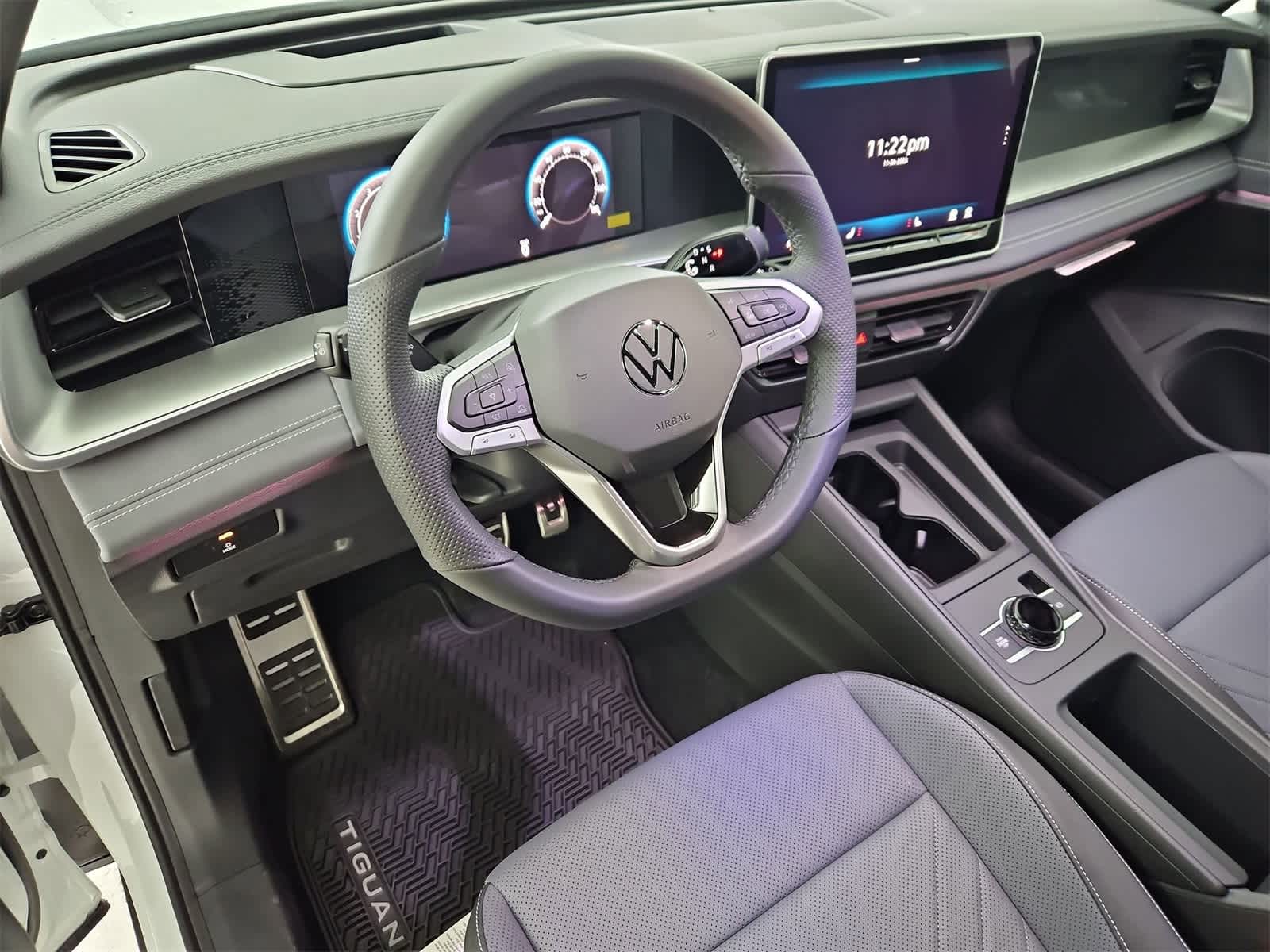 Thumbnail: 2025 Volkswagen Tiguan - 2