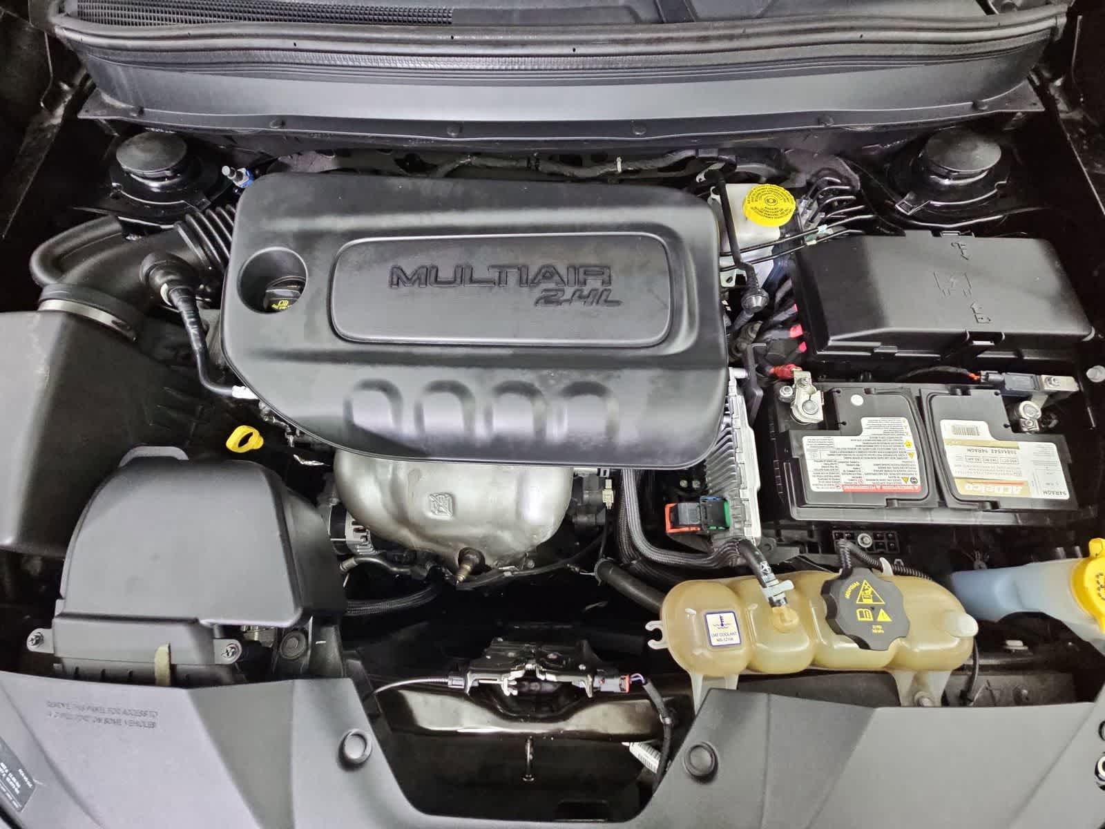 Thumbnail: 2019 Jeep Cherokee - 14