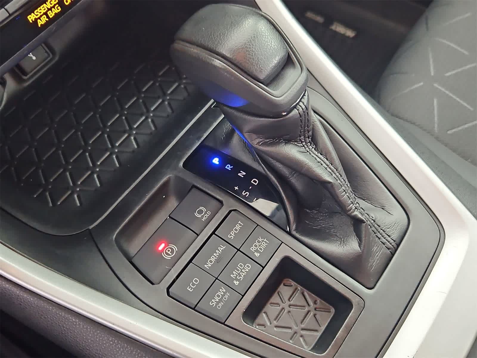 Thumbnail: 2020 Toyota RAV4 - 31