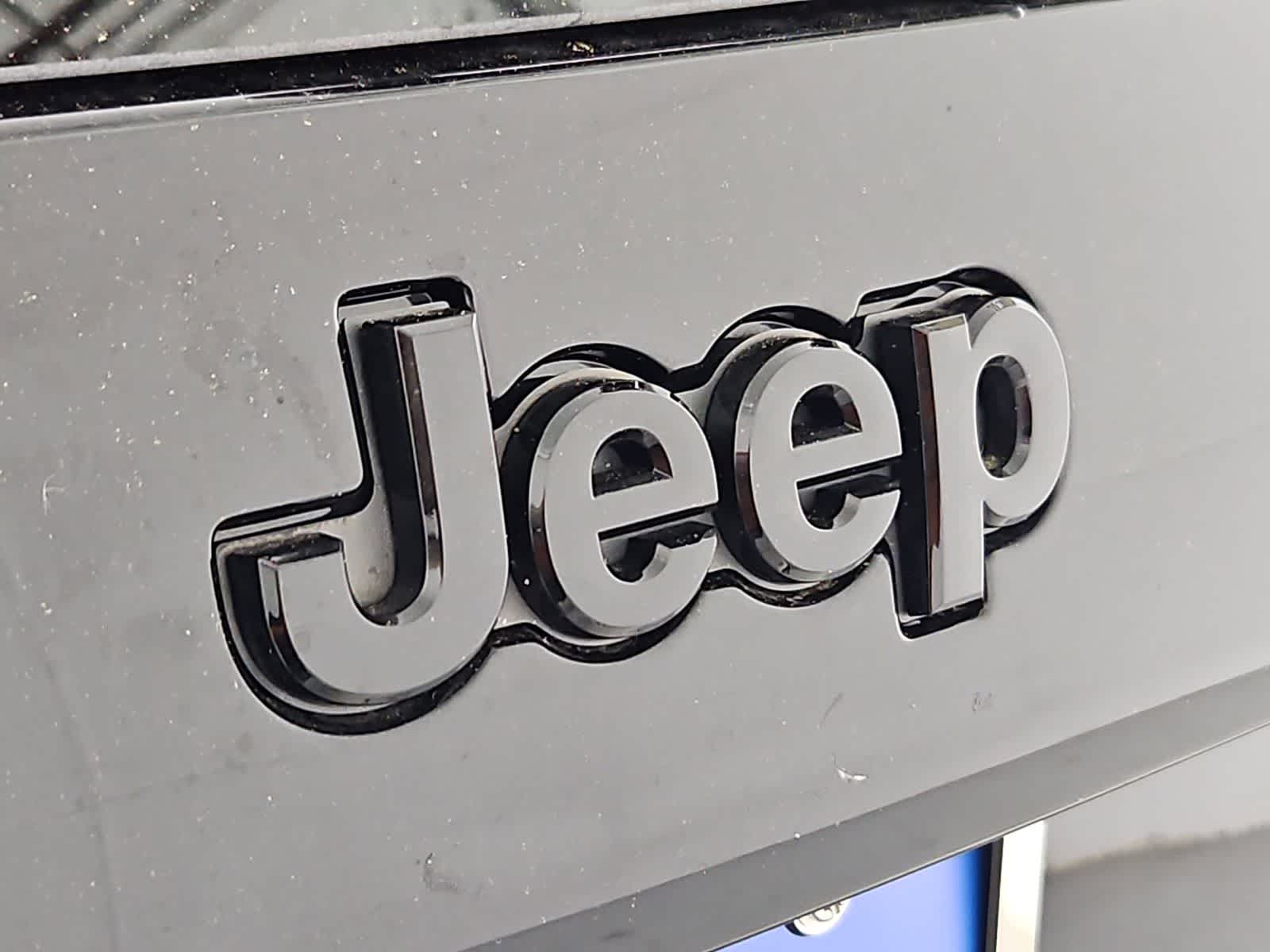 Thumbnail: 2019 Jeep Cherokee - 11