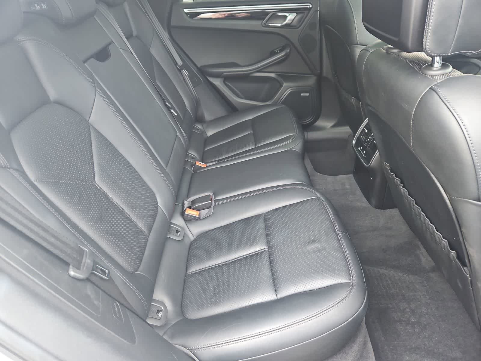 Thumbnail: 2017 Porsche Macan - 21