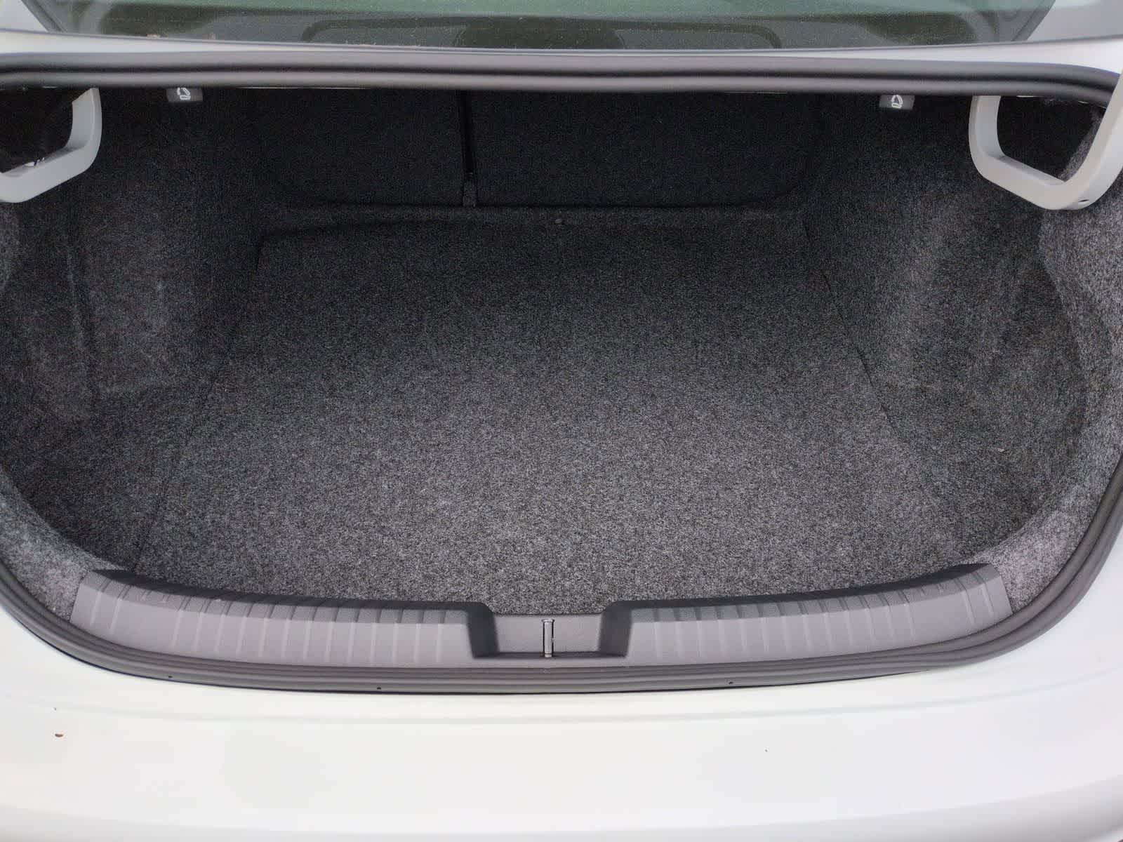 Thumbnail: 2026 Volkswagen Jetta - 33