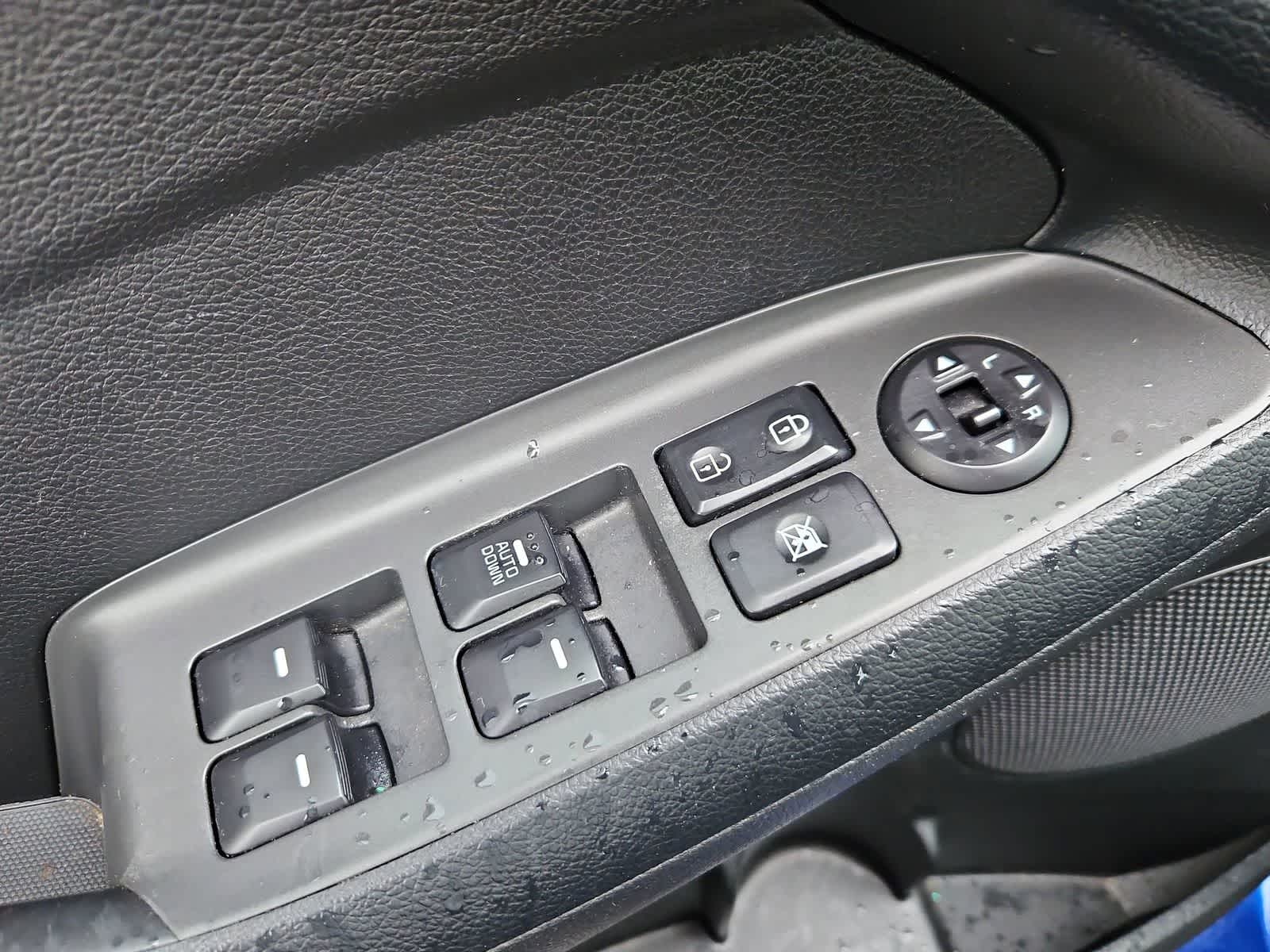 Thumbnail: 2017 Kia Forte - 17