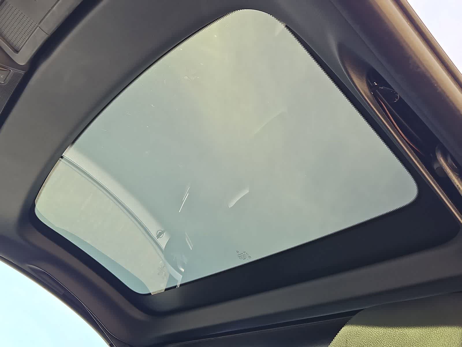 Thumbnail: 2016 Mercedes-Benz SLK - 17