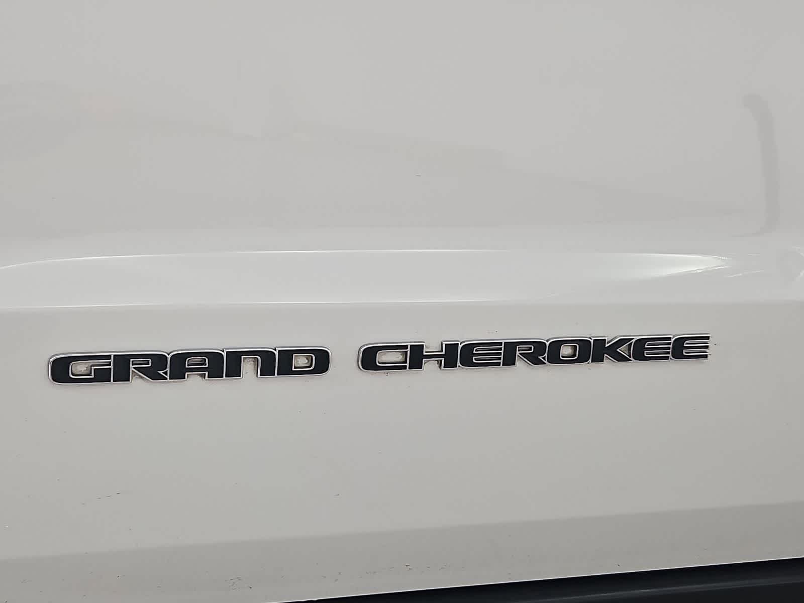 Thumbnail: 2019 Jeep Grand Cherokee - 12
