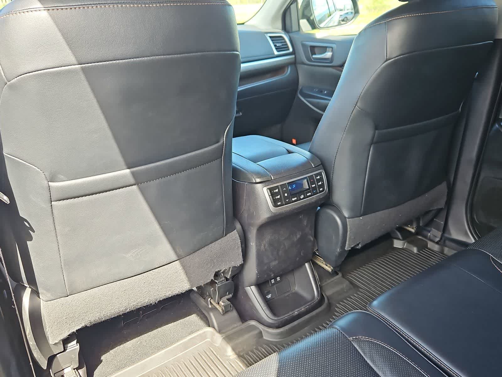 Thumbnail: 2019 Toyota Highlander - 18