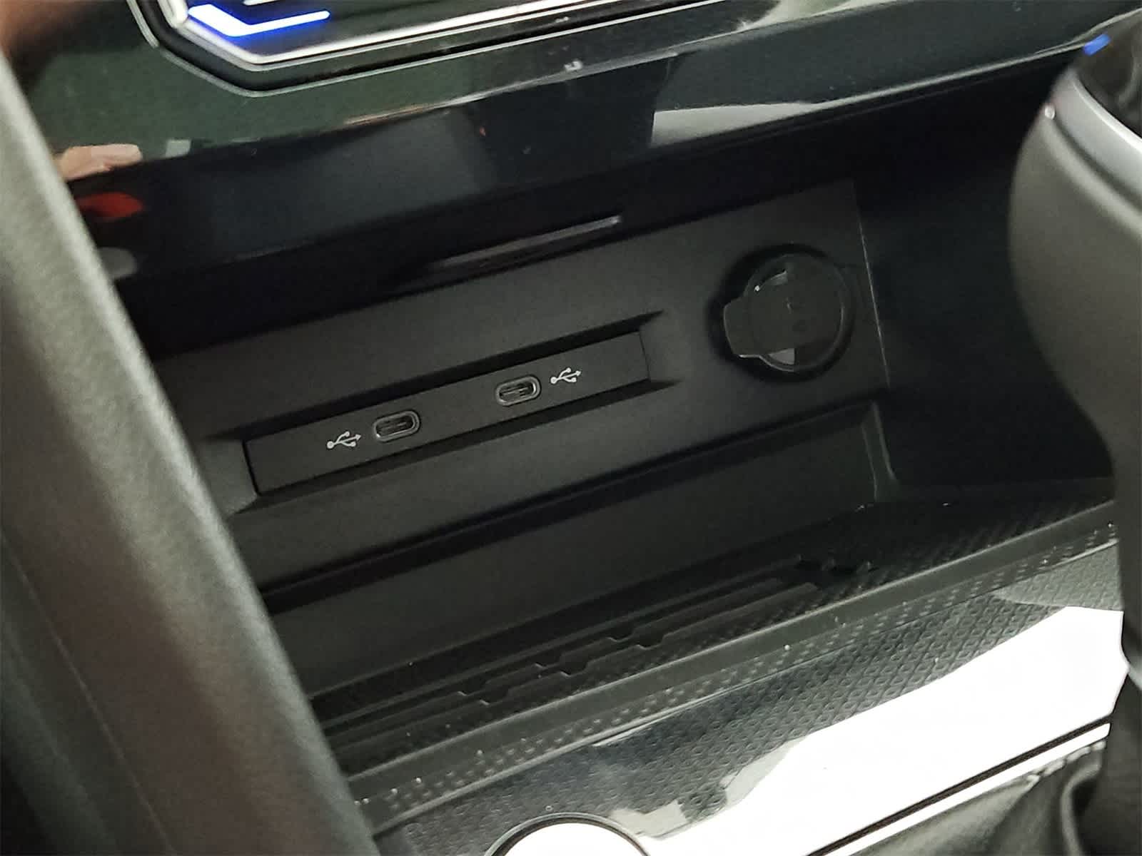 Thumbnail: 2025 Volkswagen Taos - 33