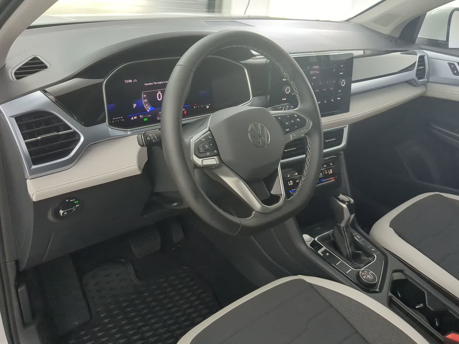 Thumbnail: 2025 Volkswagen Taos - 2