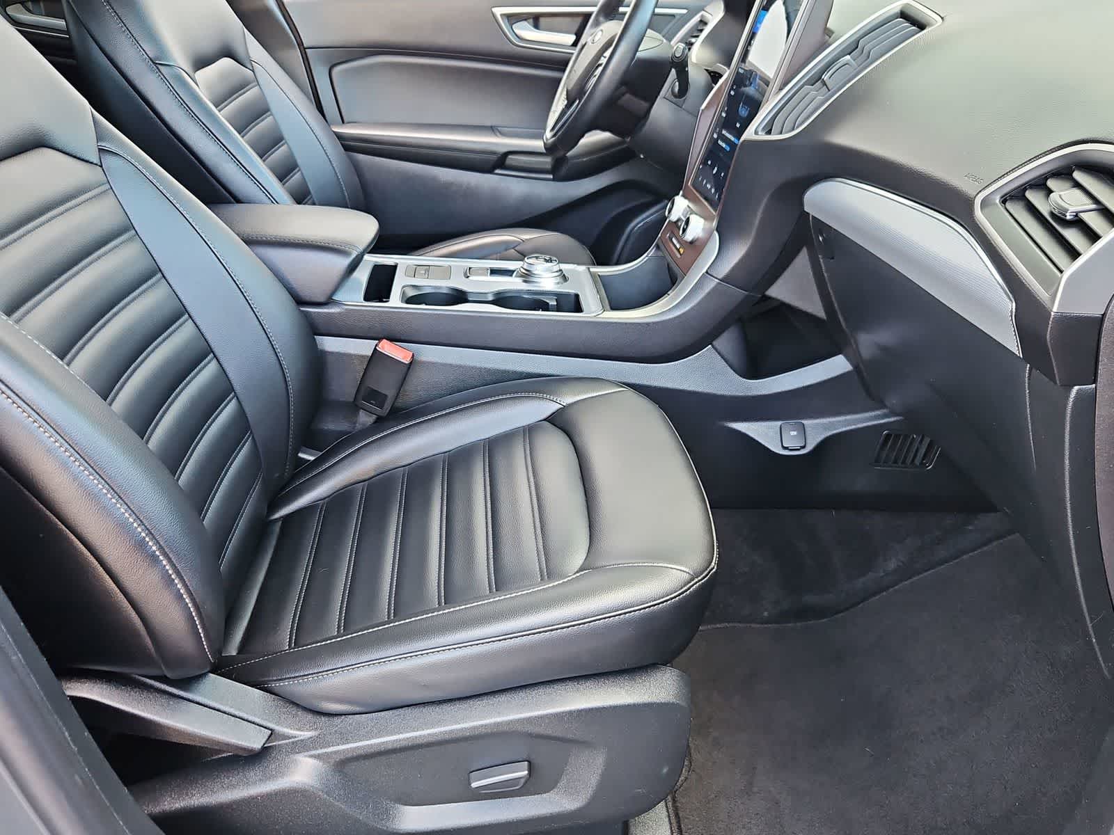 Thumbnail: 2021 Ford Edge - 21