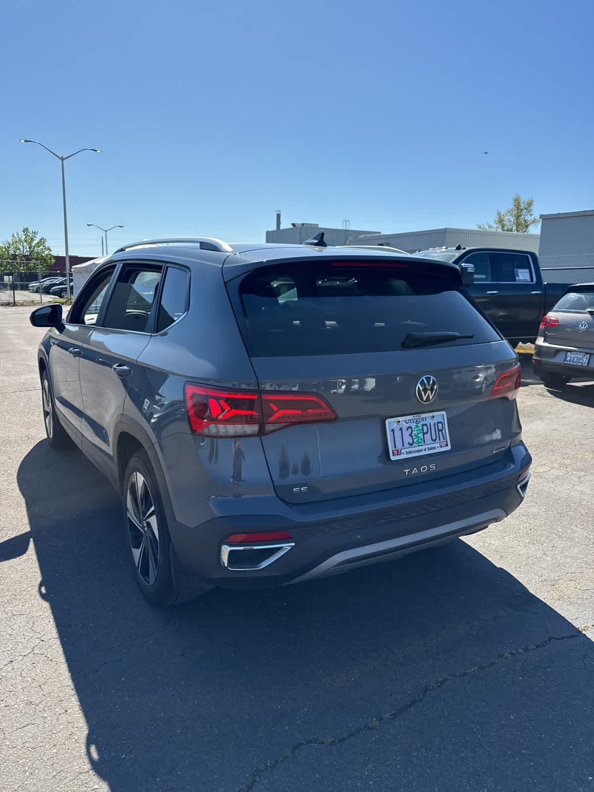 2024 Volkswagen Taos SE 3
