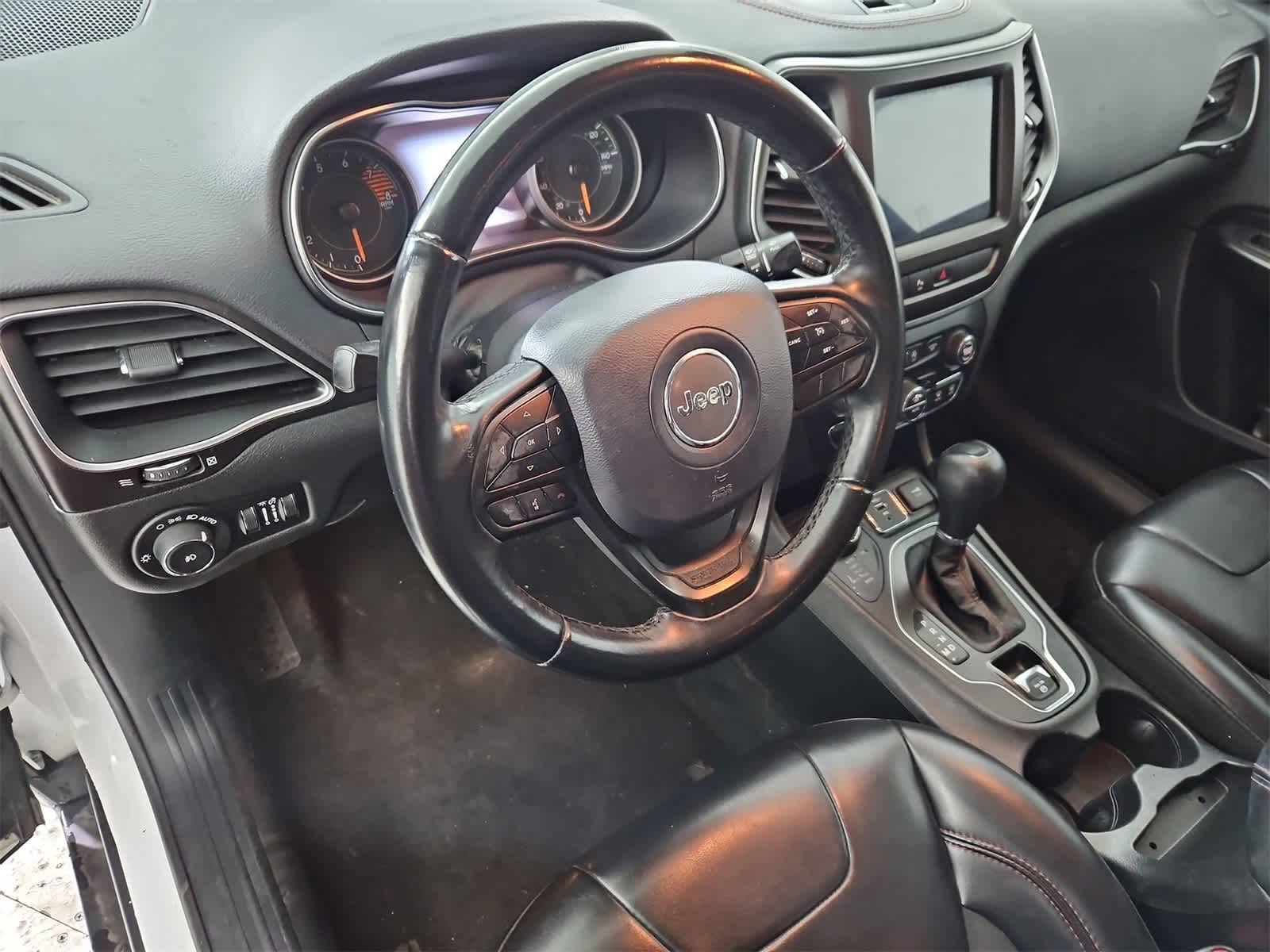 Thumbnail: 2019 Jeep Cherokee - 2