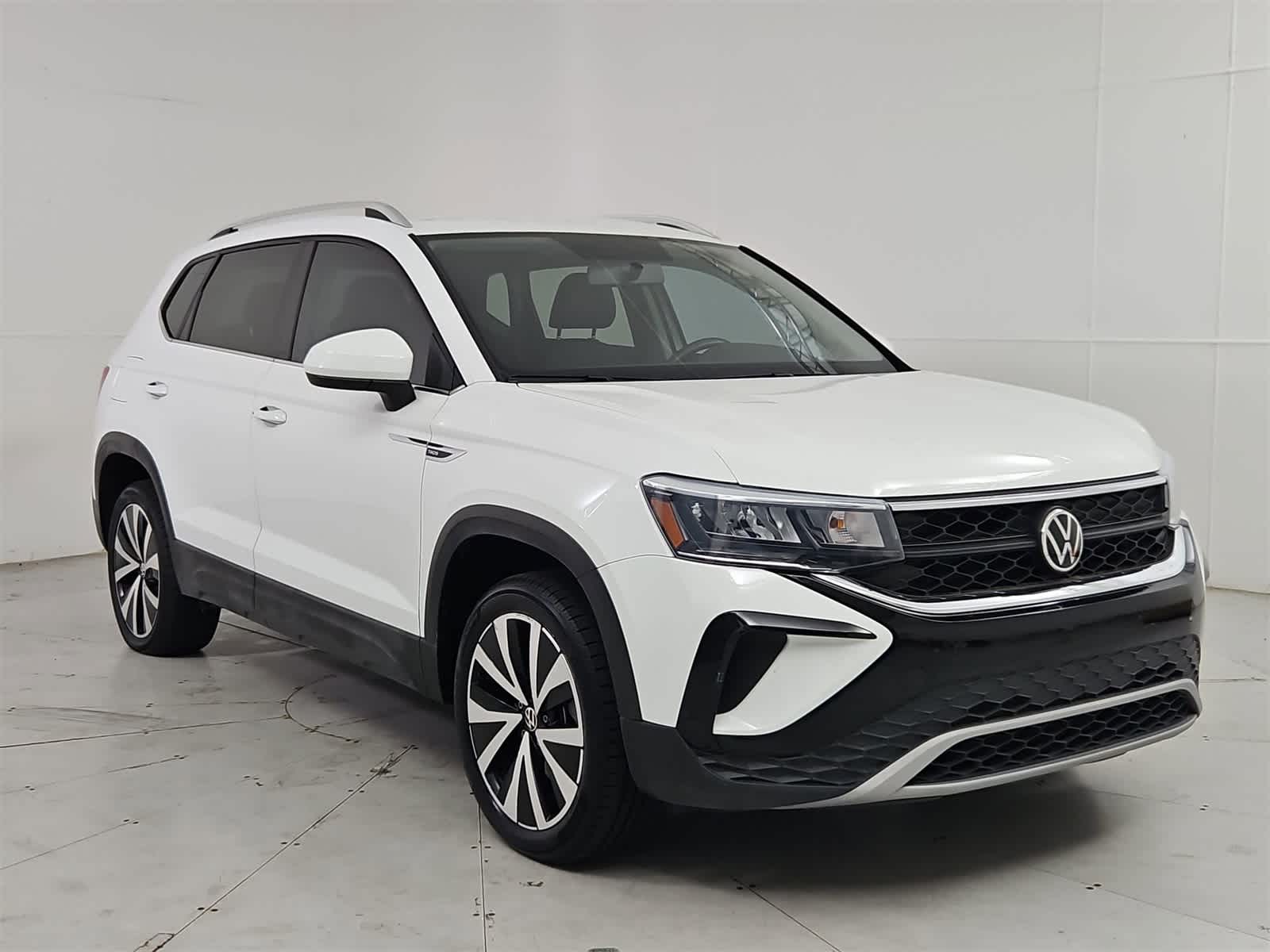Thumbnail: 2022 Volkswagen Taos - 8