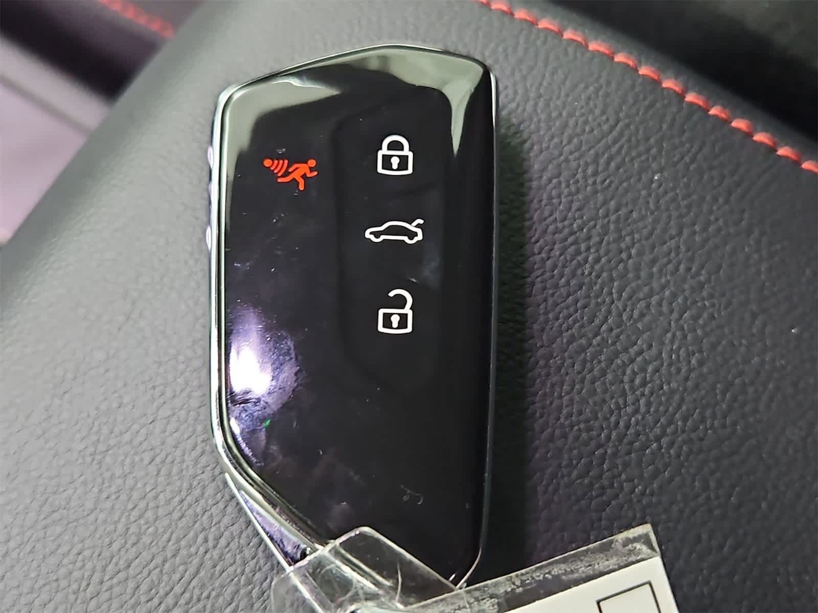 Thumbnail: 2025 Volkswagen Golf - 35