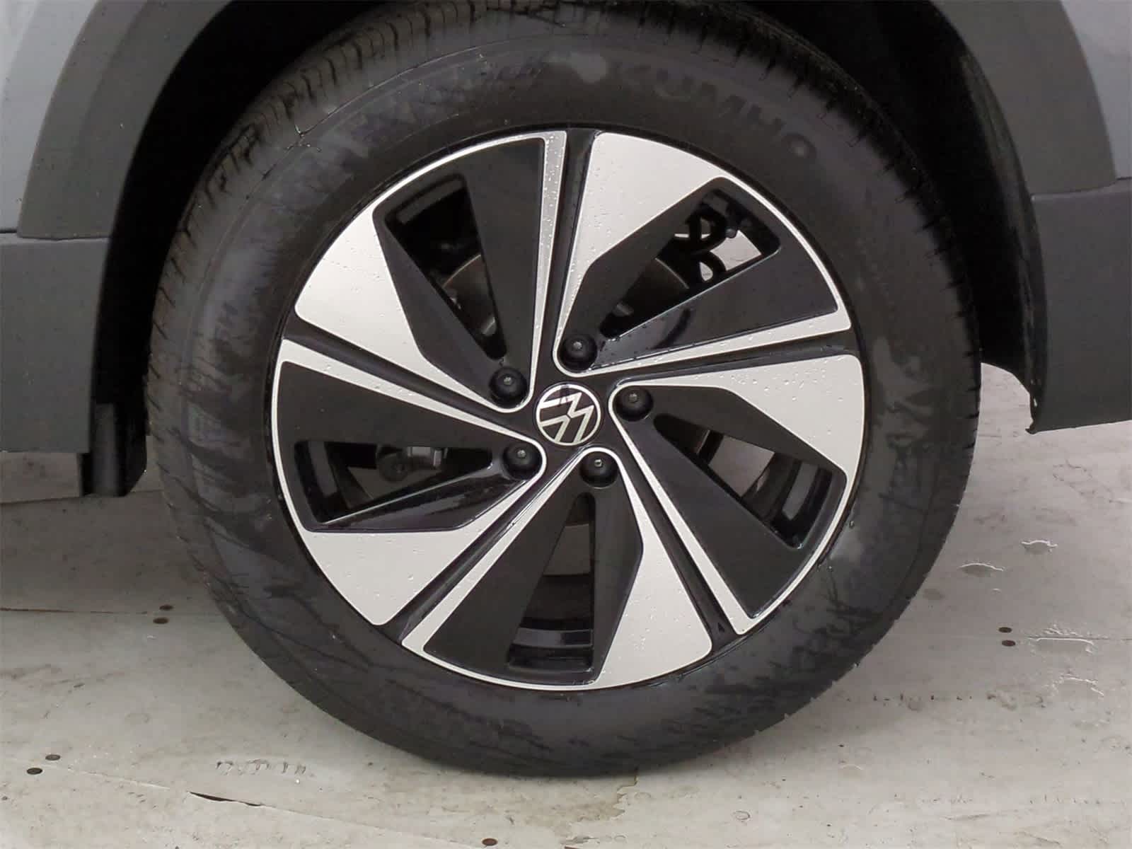 Thumbnail: 2025 Volkswagen Taos - 13