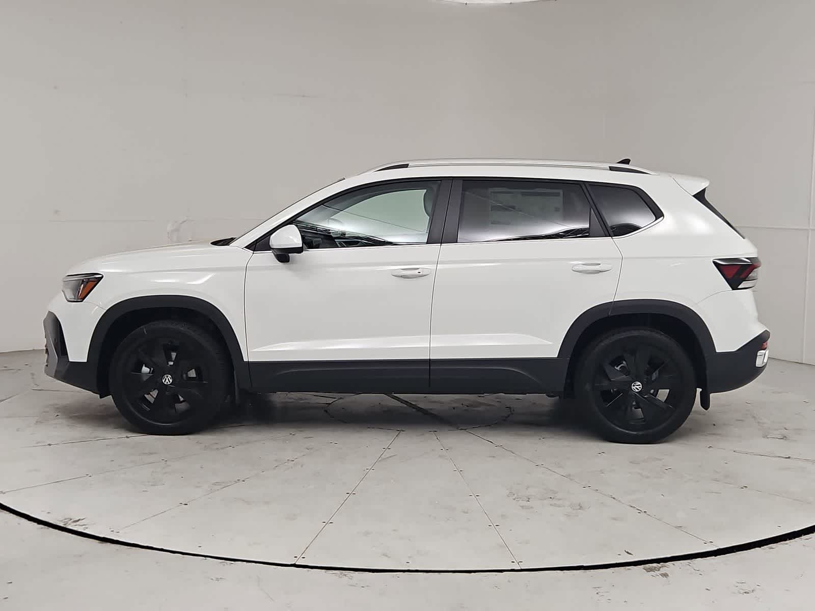 Thumbnail: 2026 Volkswagen Taos - 3