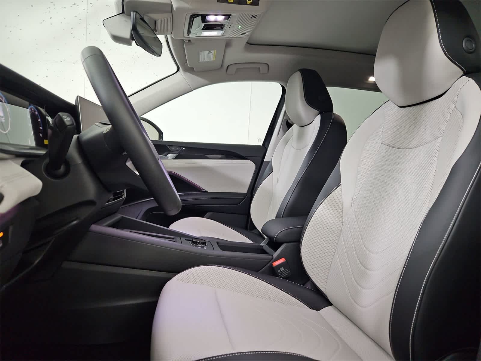 Thumbnail: 2025 Volkswagen Tiguan - 16