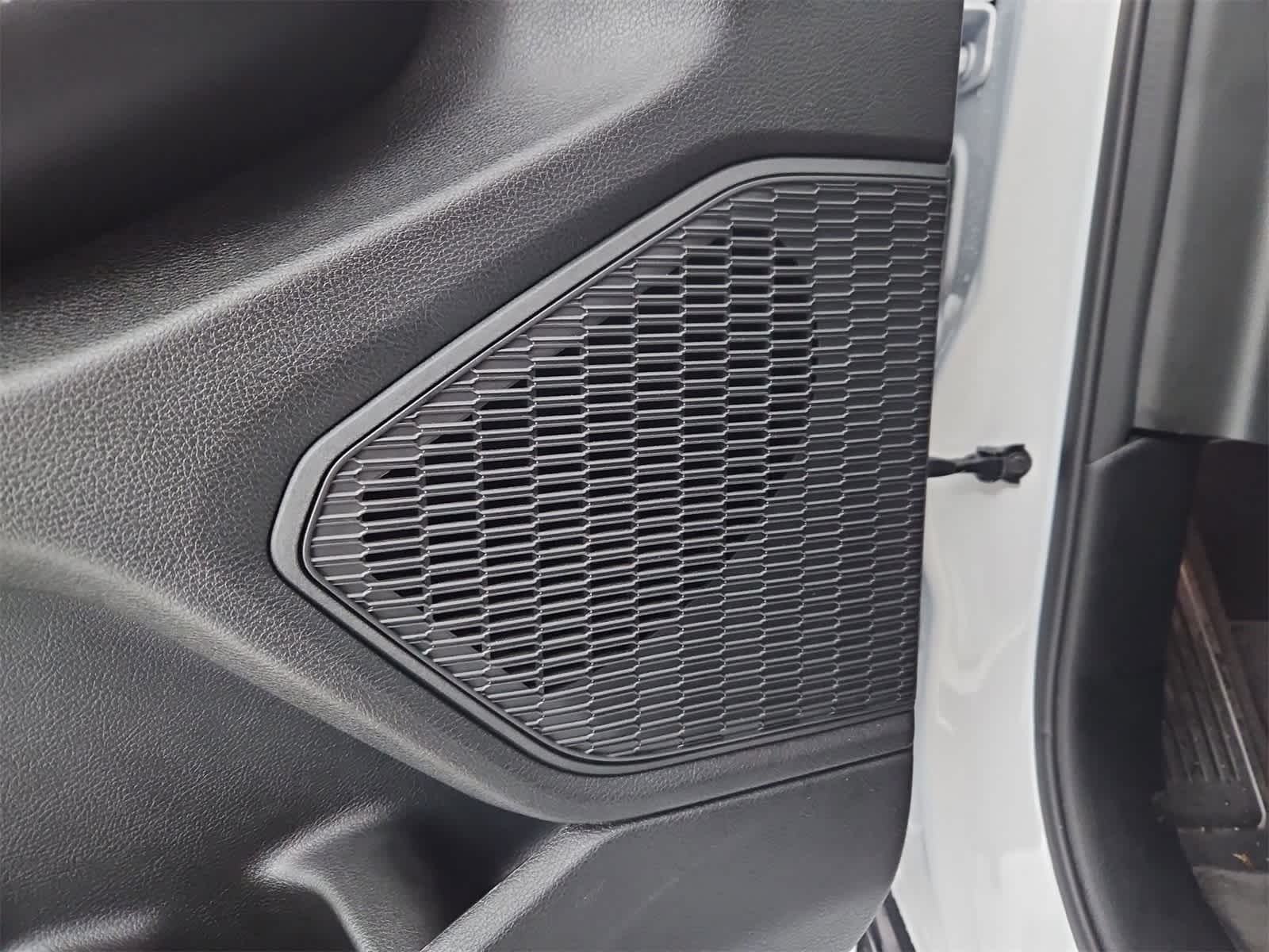 Thumbnail: 2023 Jeep Grand Cherokee - 32