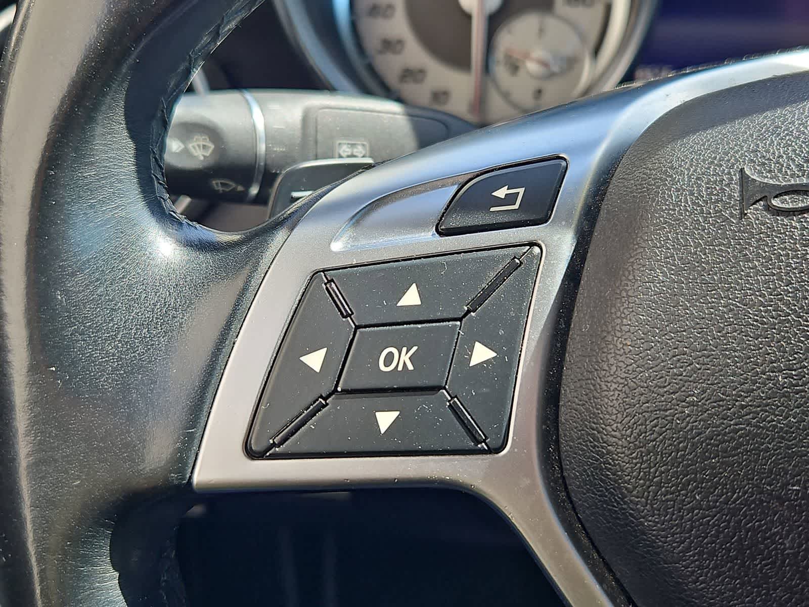 Thumbnail: 2016 Mercedes-Benz SLK - 20